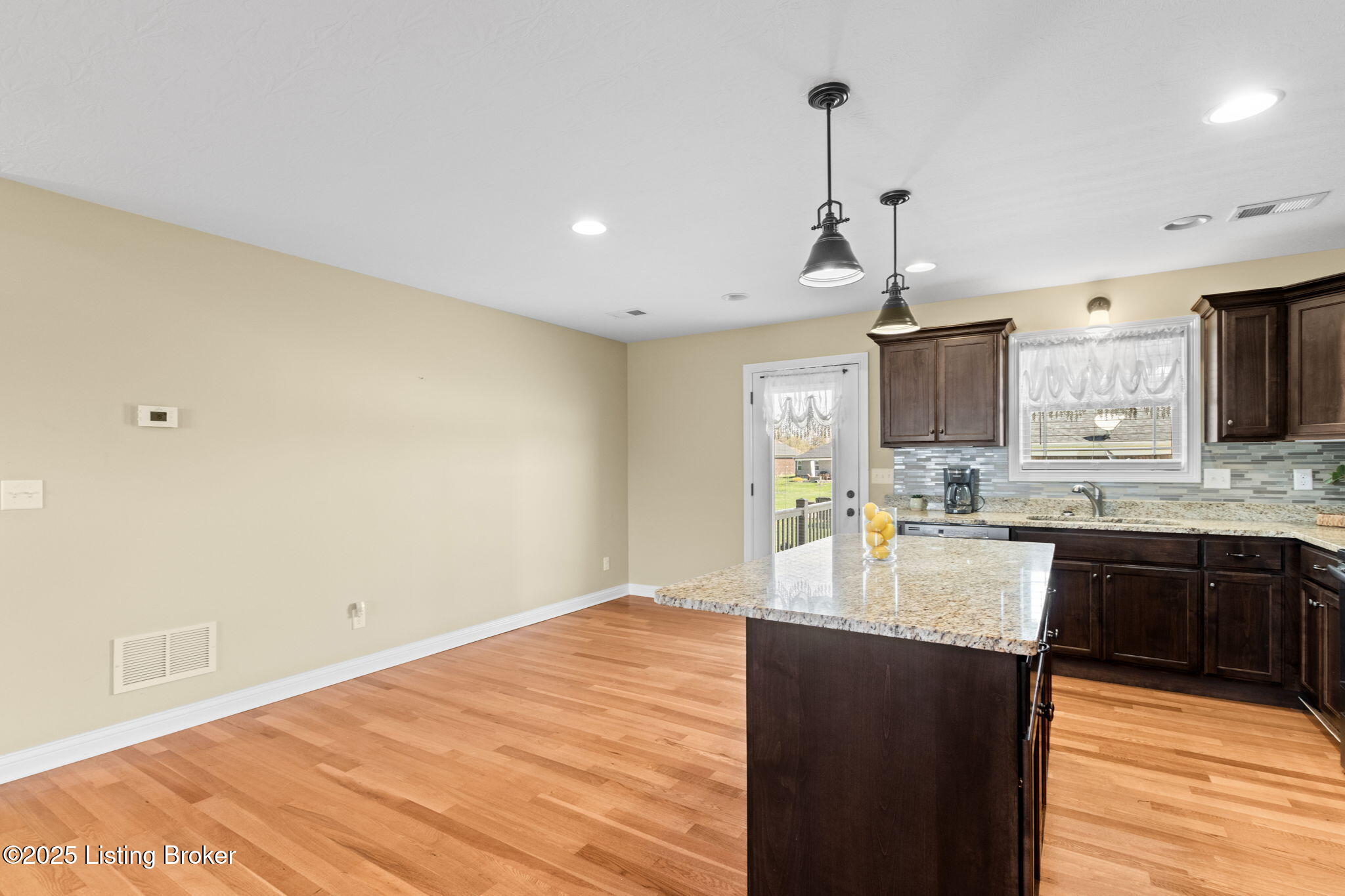 200 Ruth Ln