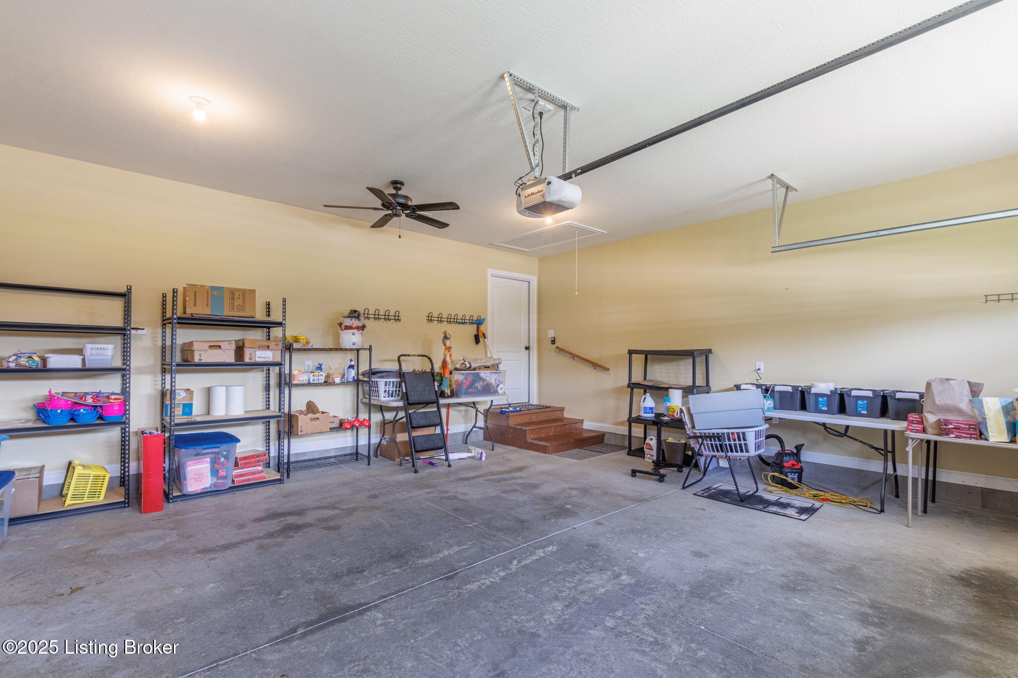 200 Ruth Ln