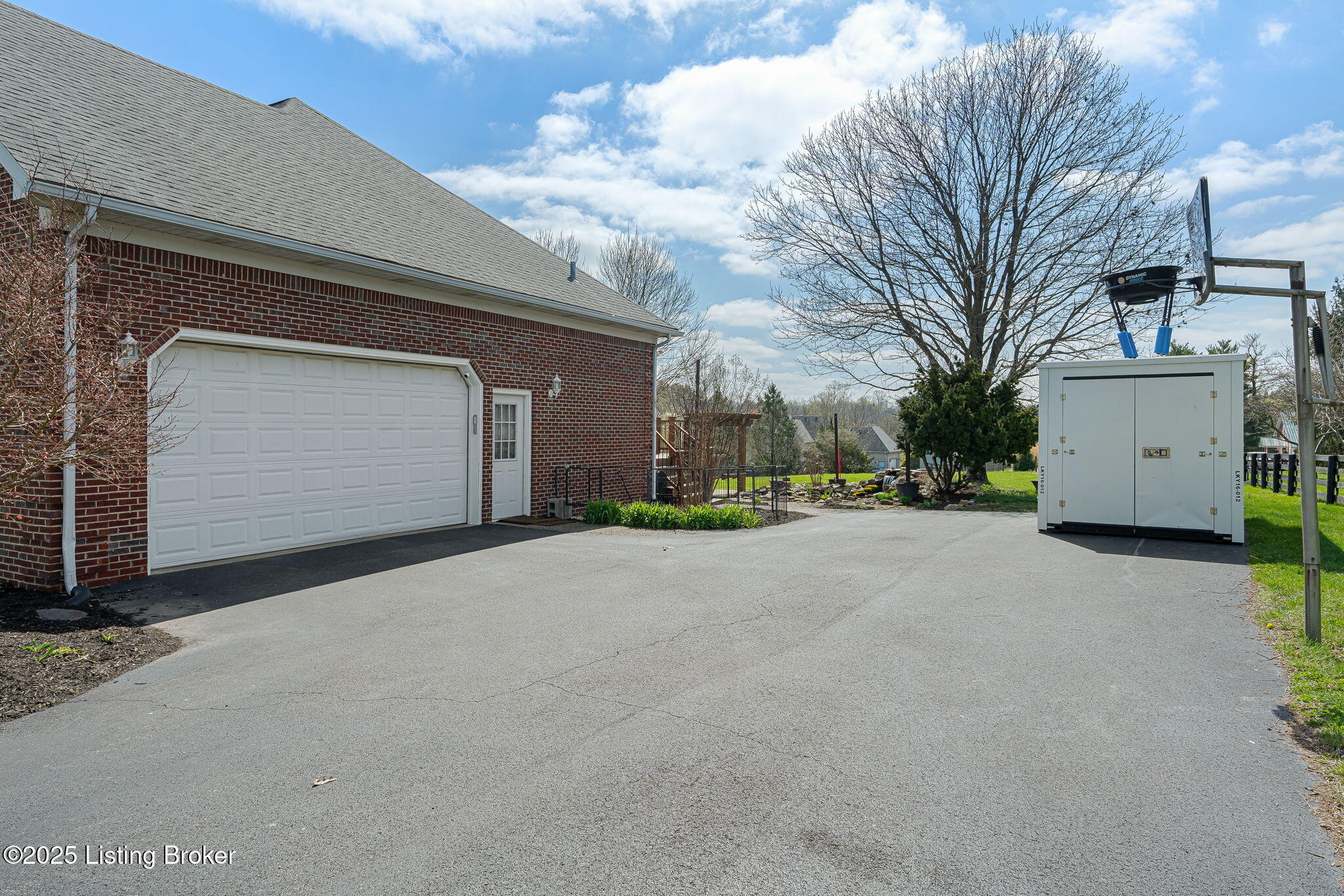 4718 Sunny Hill Dr