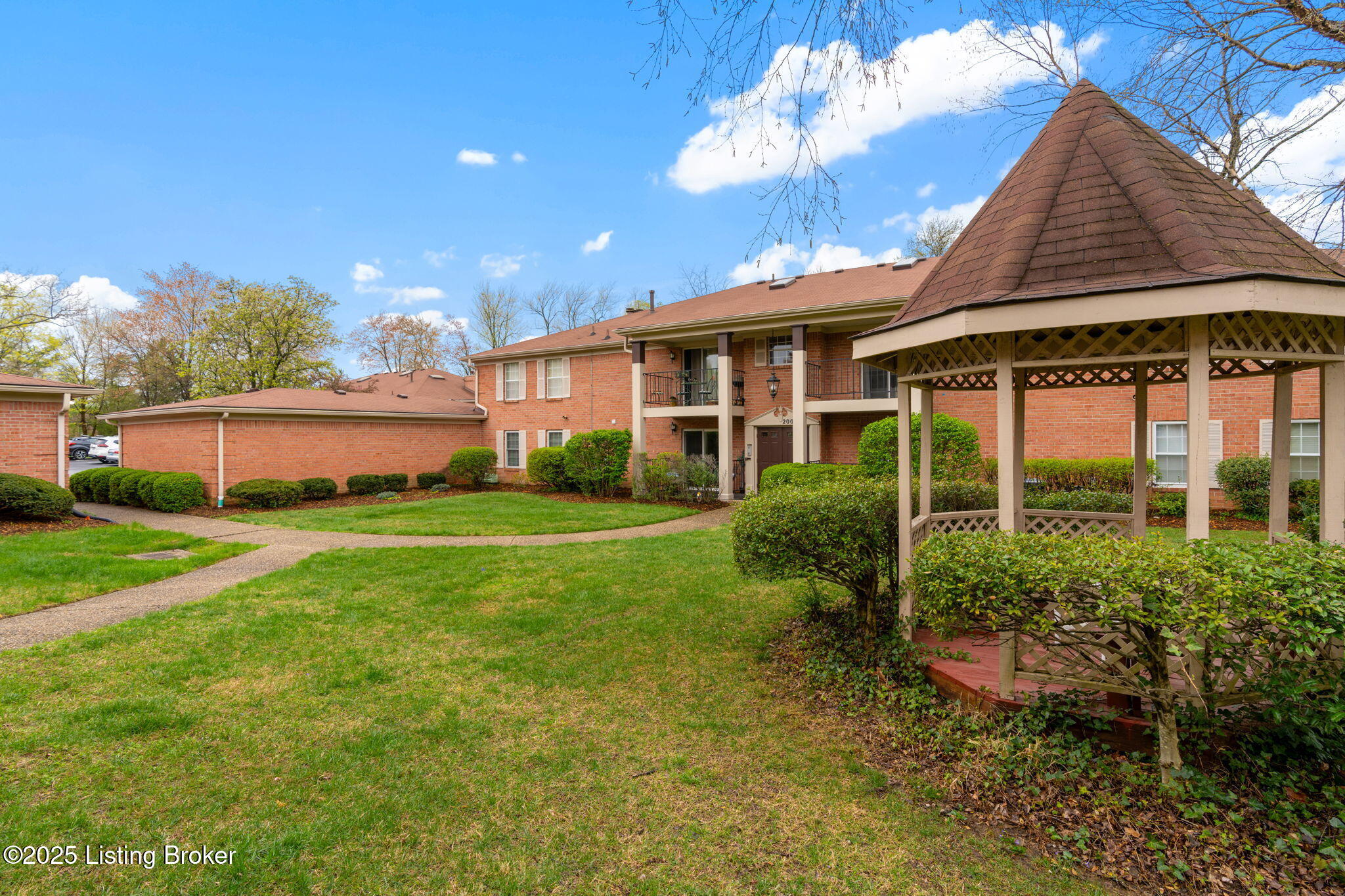 205 Forest Park Rd