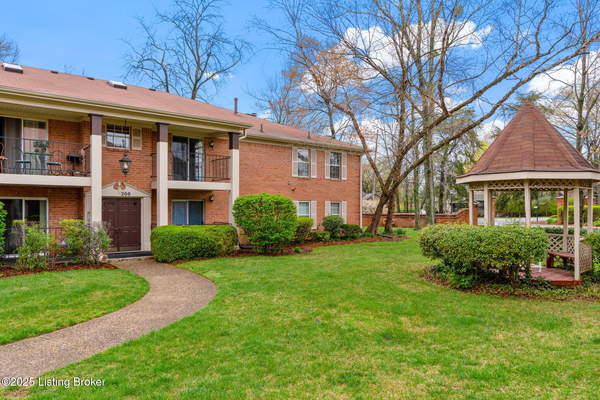 205 Forest Park Rd