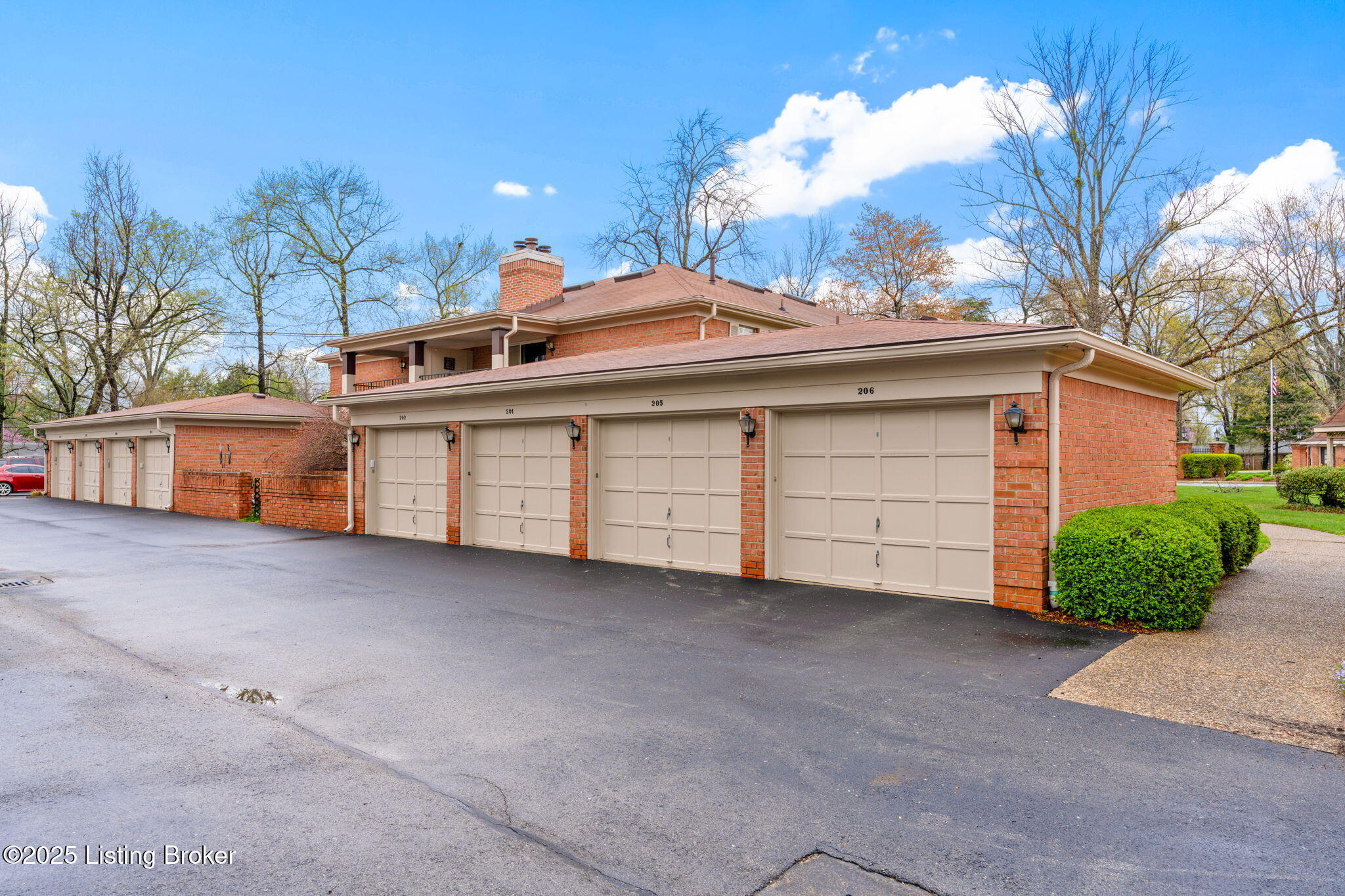 205 Forest Park Rd