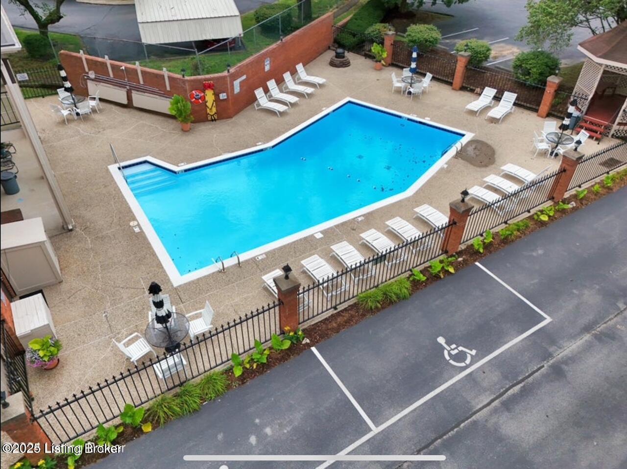 205 Forest Park Rd