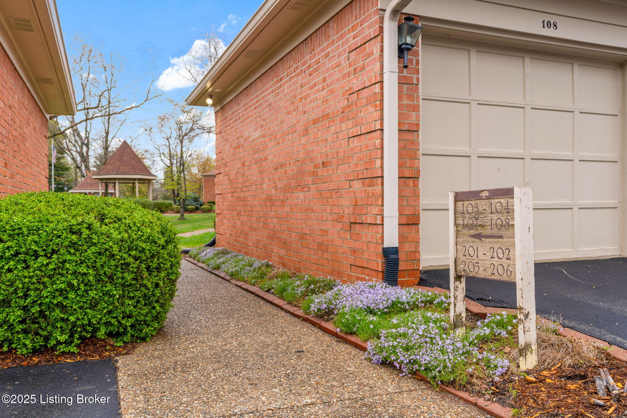 205 Forest Park Rd