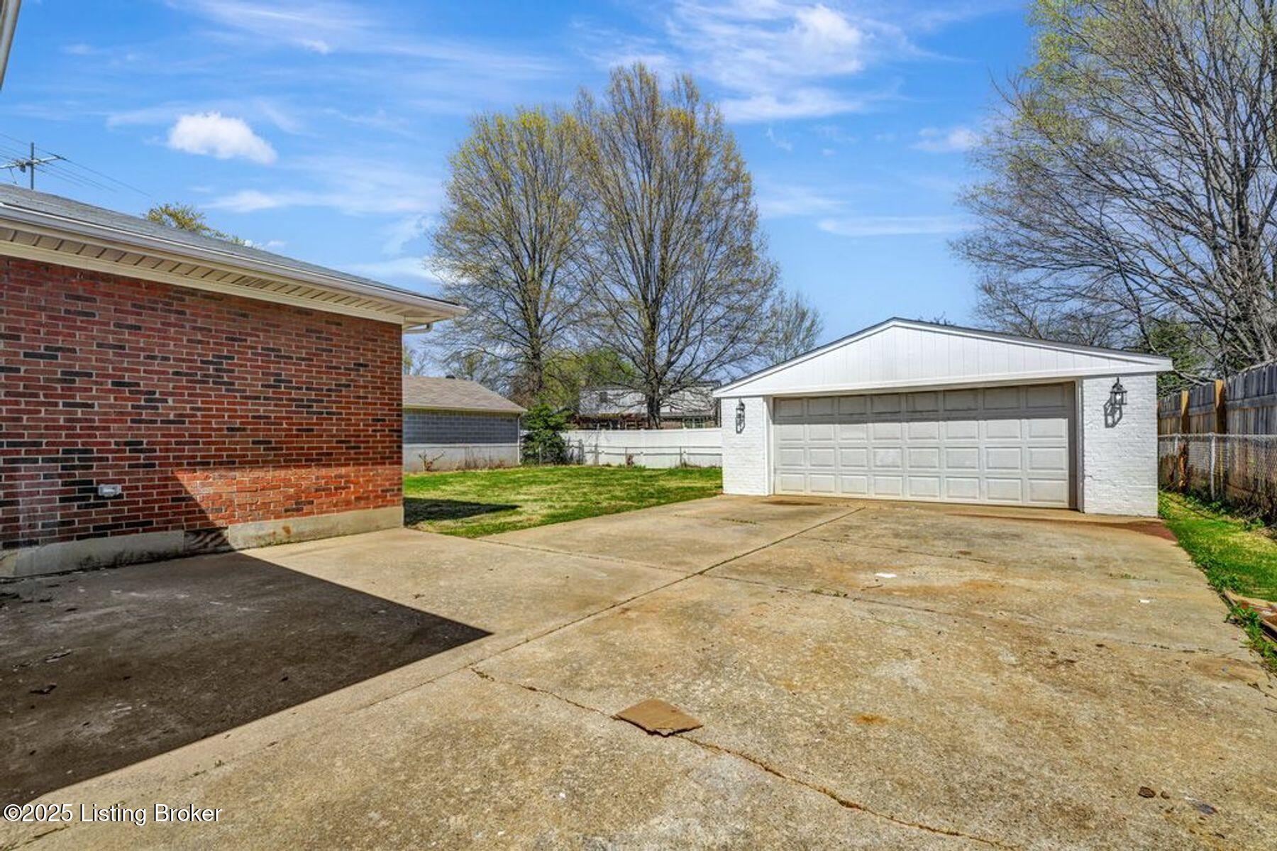 4113 Hunsinger Ln
