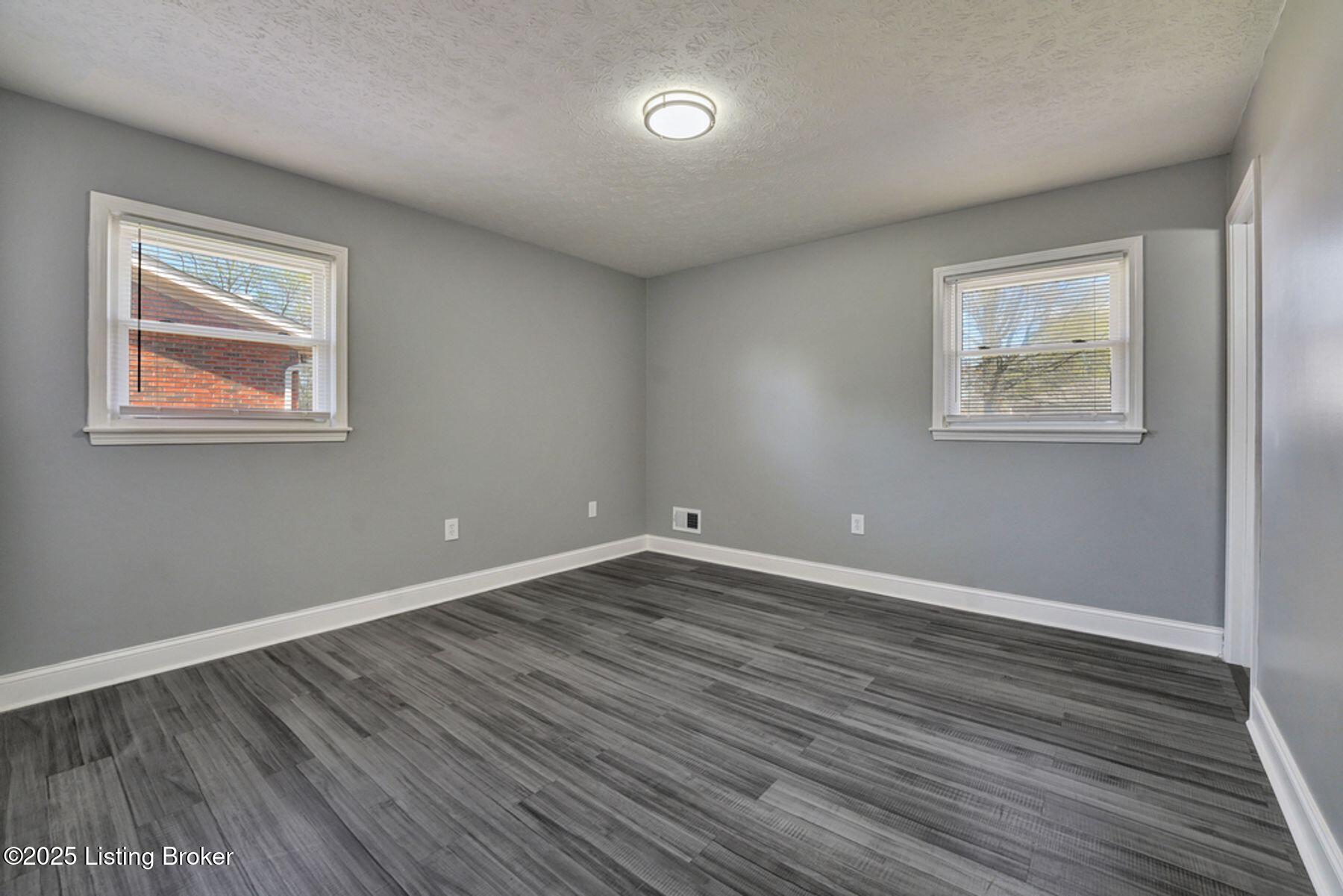 4113 Hunsinger Ln