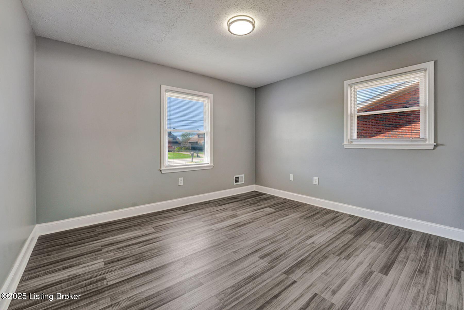 4113 Hunsinger Ln