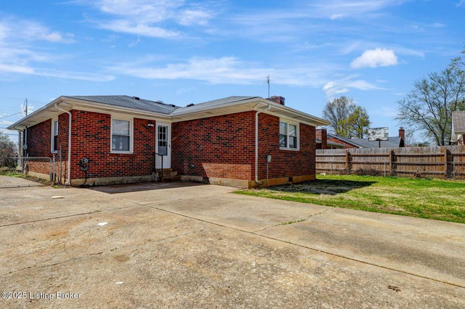 4113 Hunsinger Ln