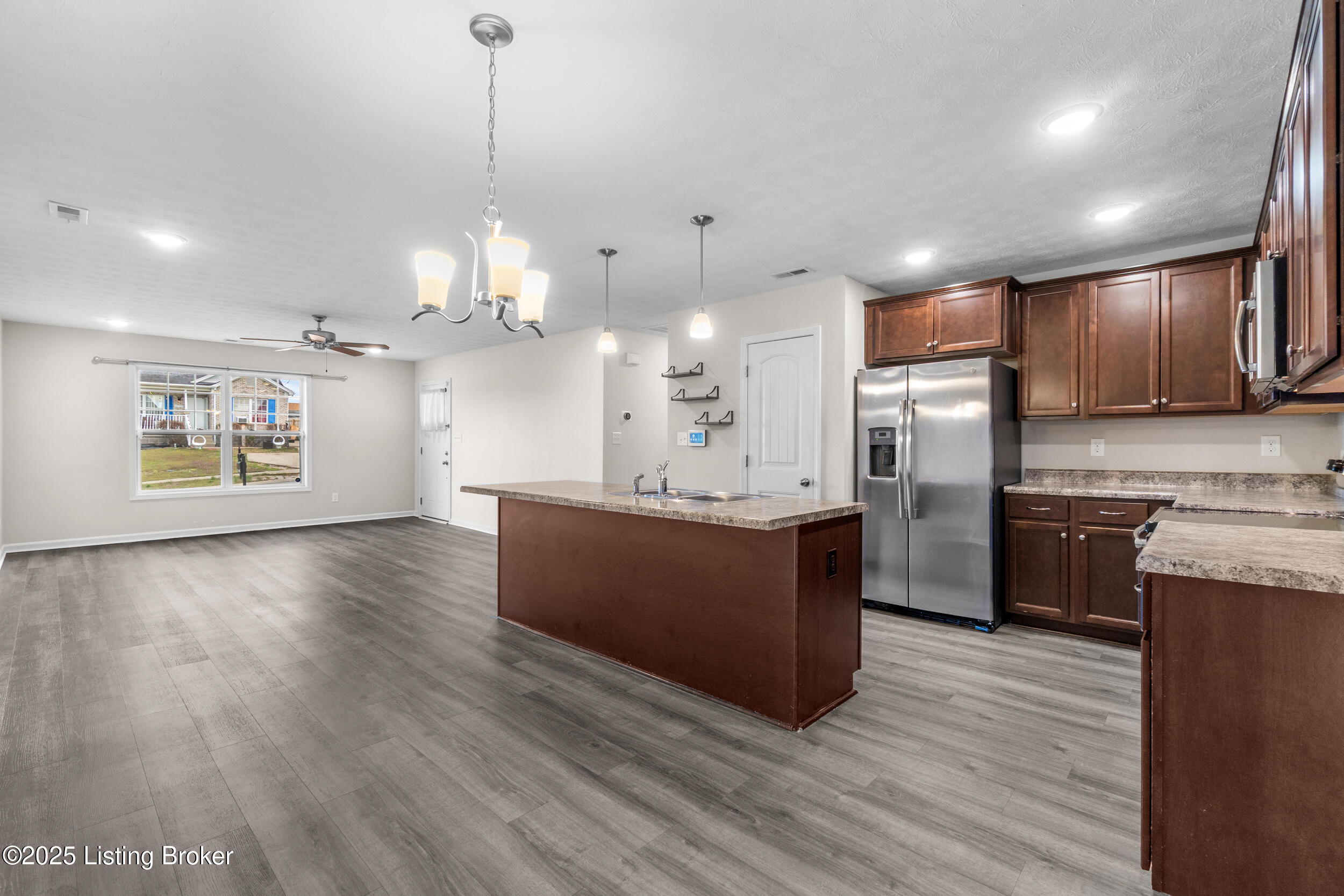 8702 Wisdom Ln
