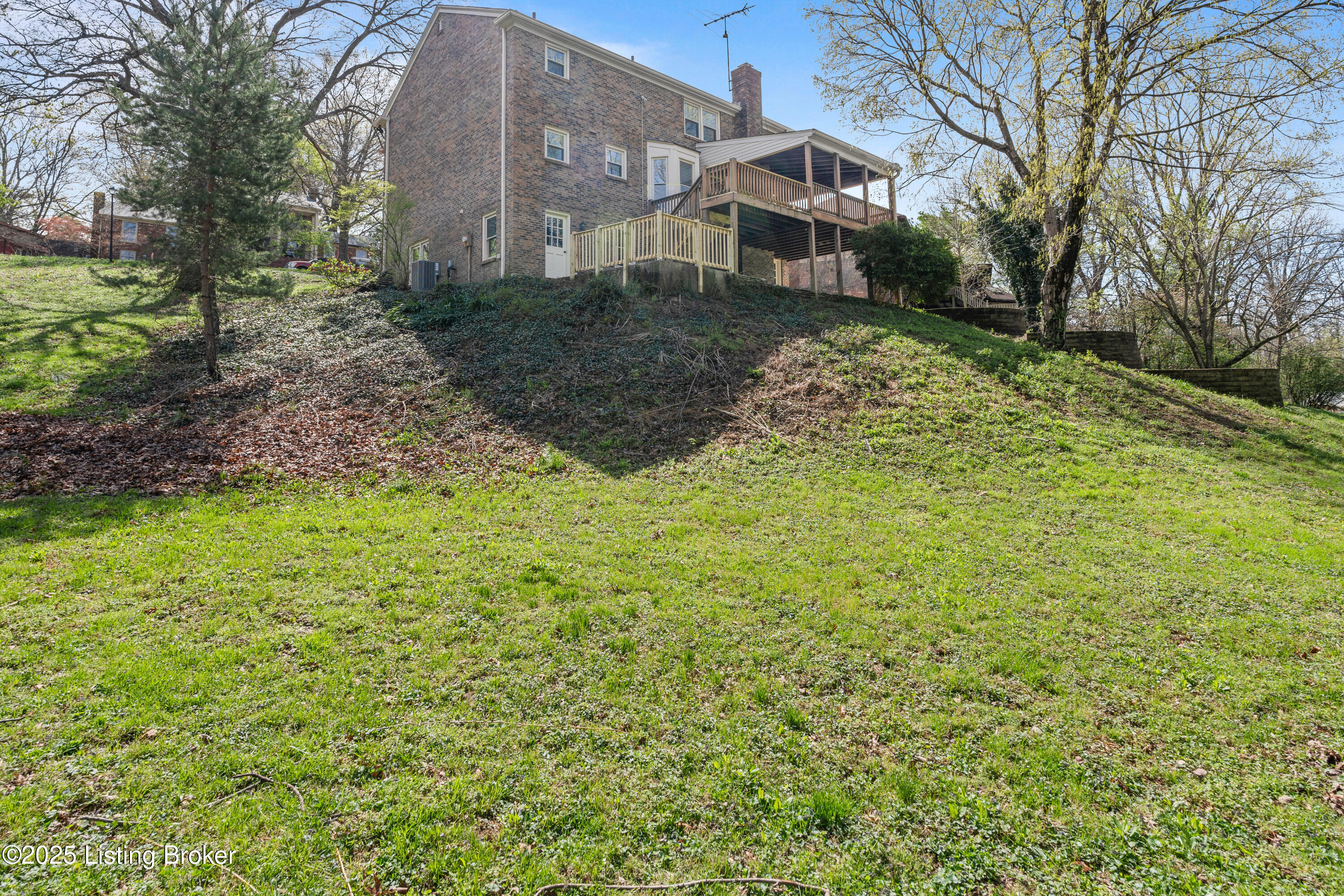 1521 Sylvan Way