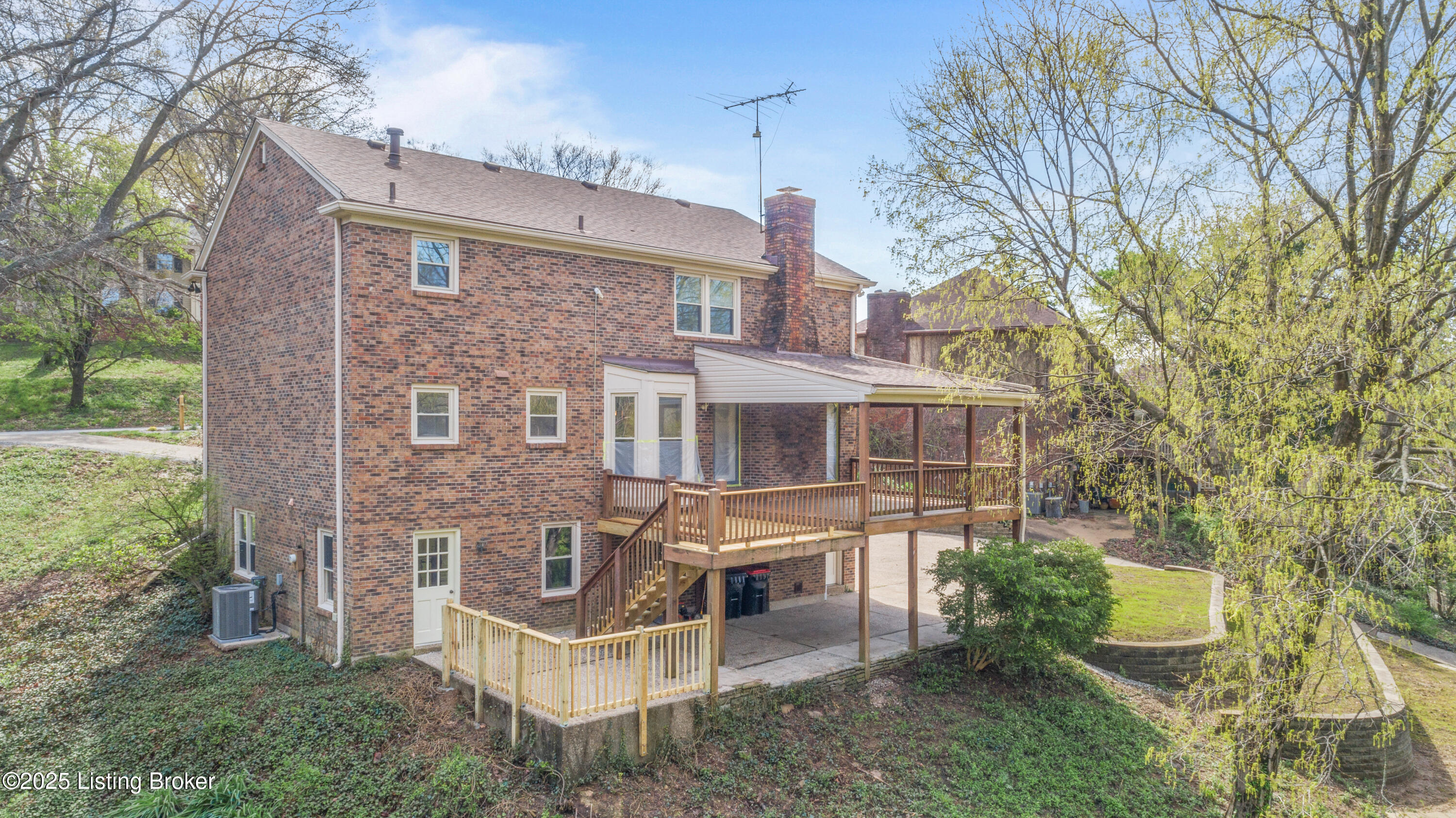 1521 Sylvan Way