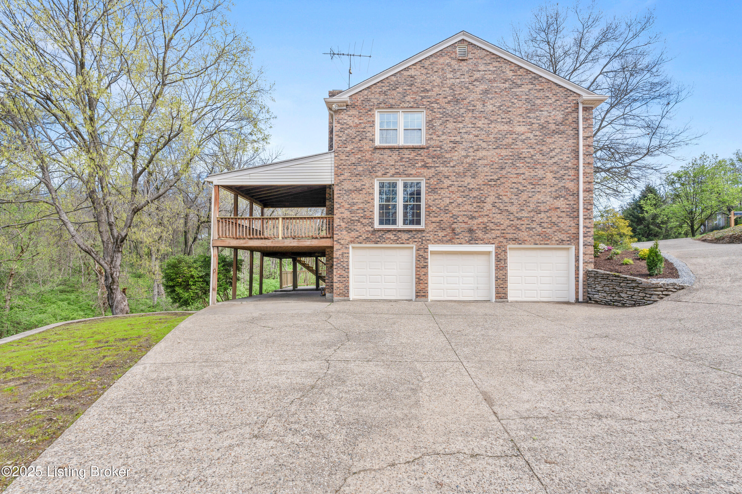 1521 Sylvan Way