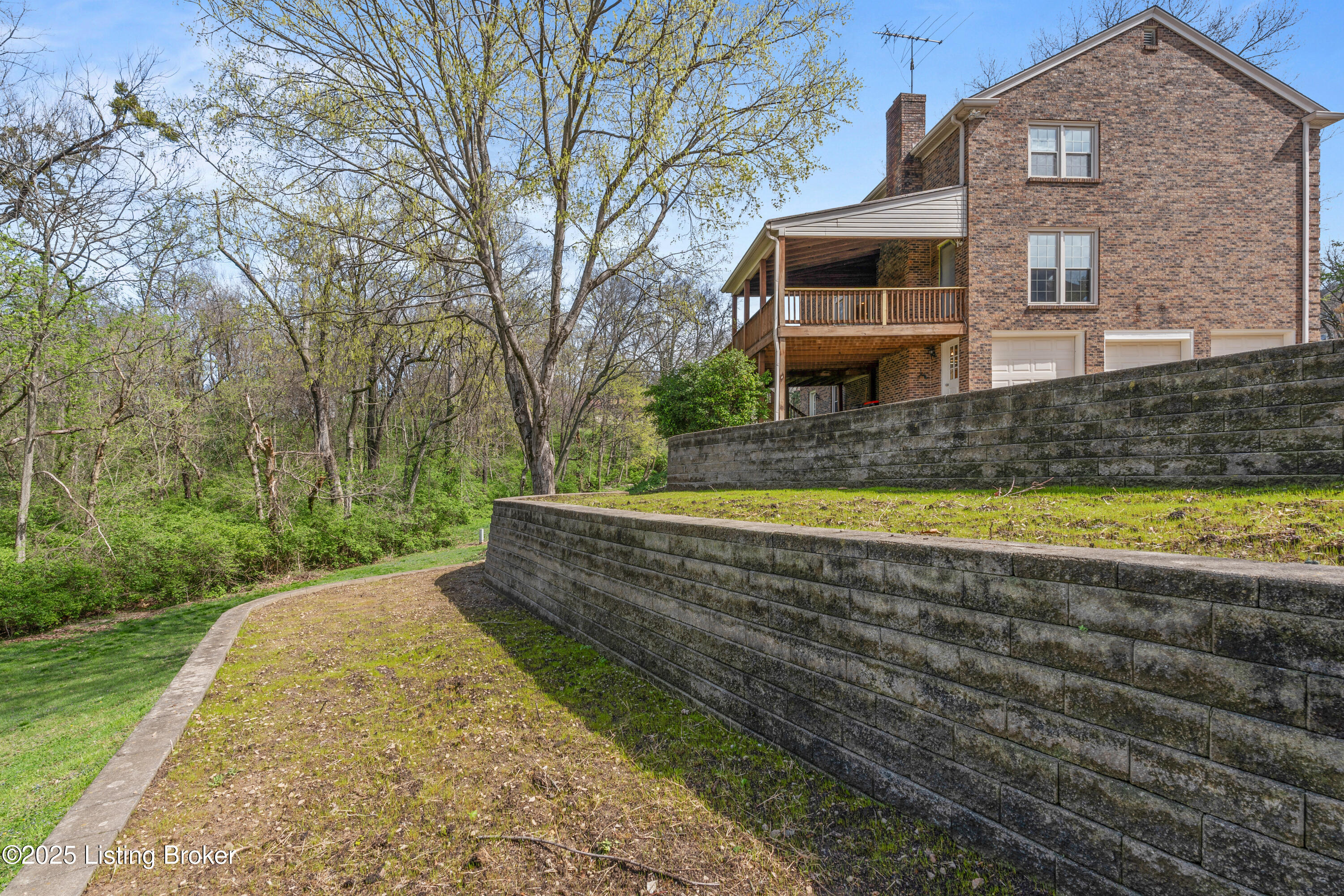 1521 Sylvan Way
