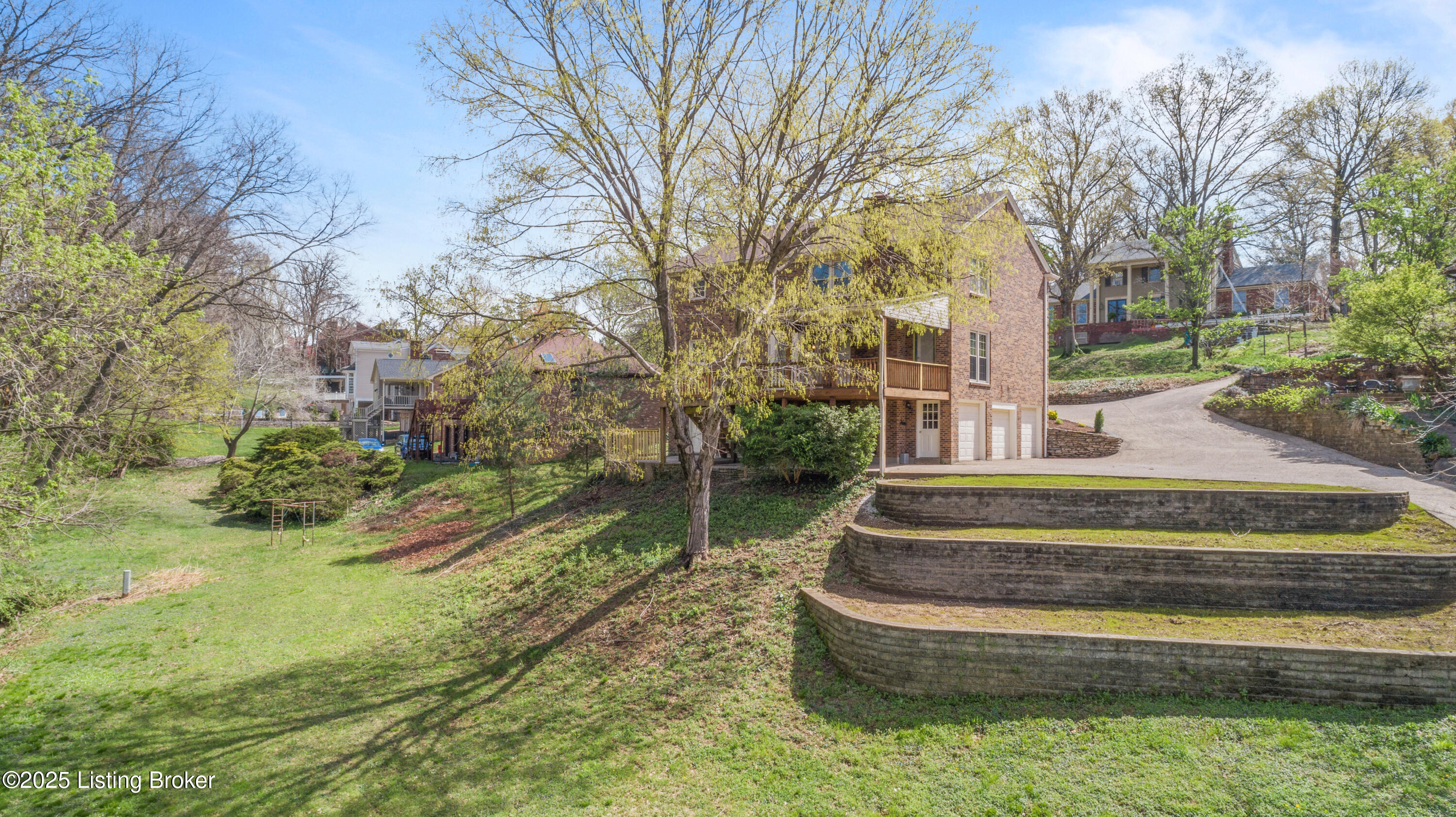 1521 Sylvan Way