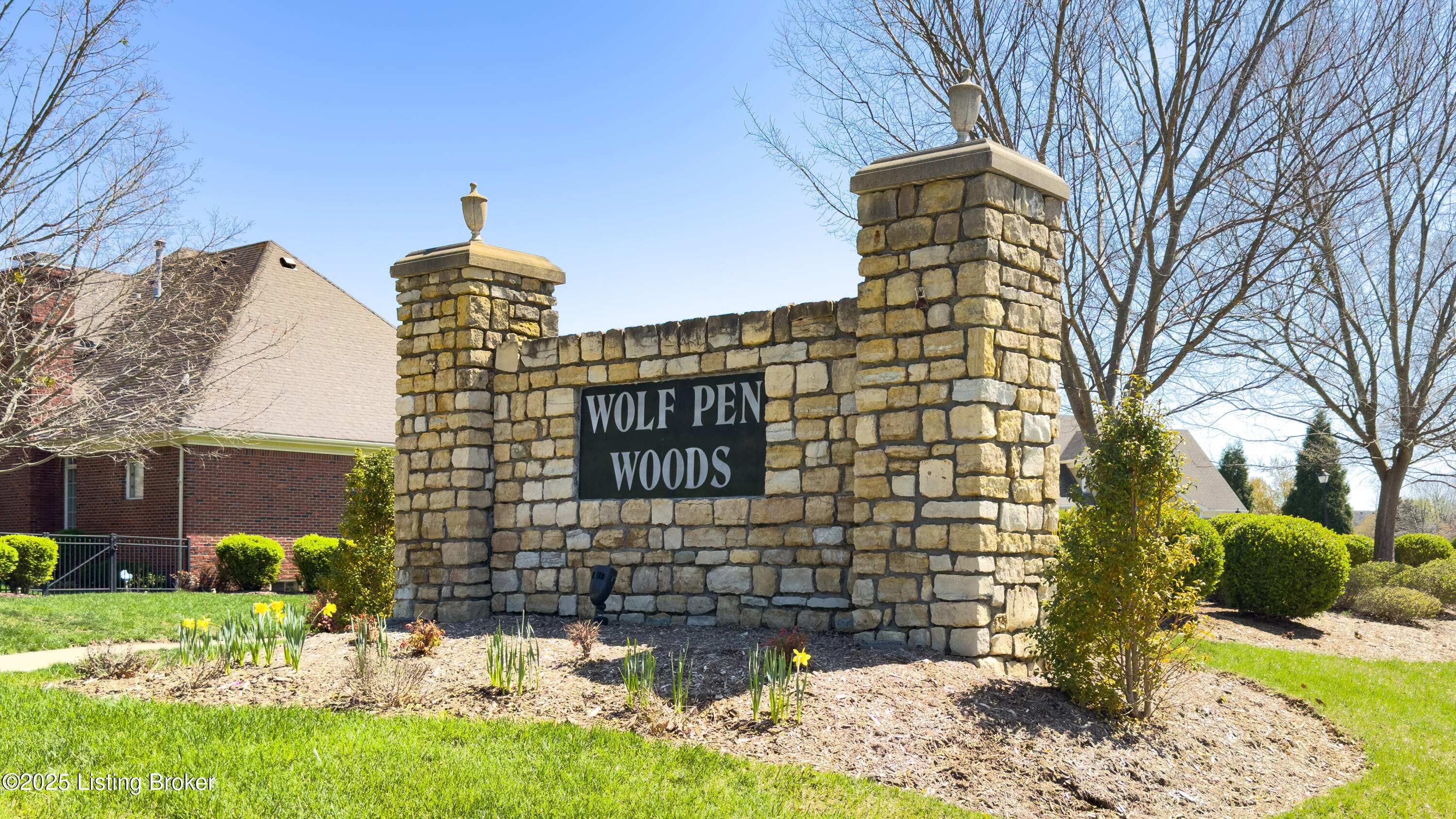5200 Wolfpen Woods Dr