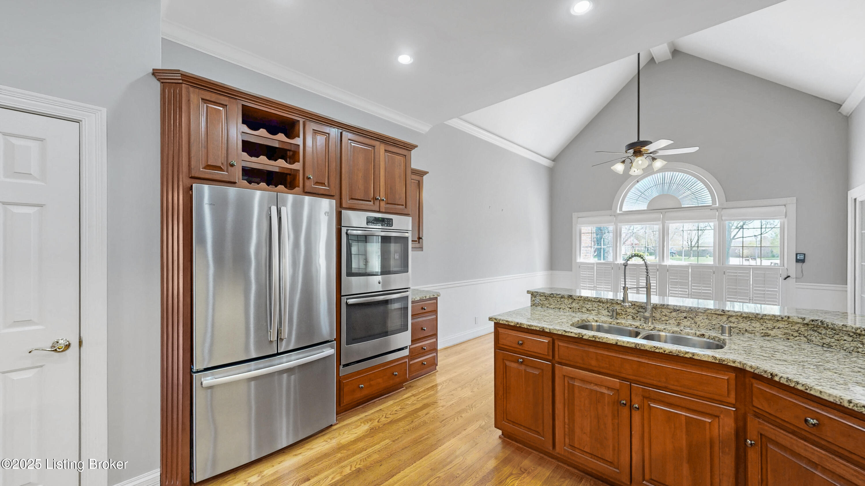 5200 Wolfpen Woods Dr