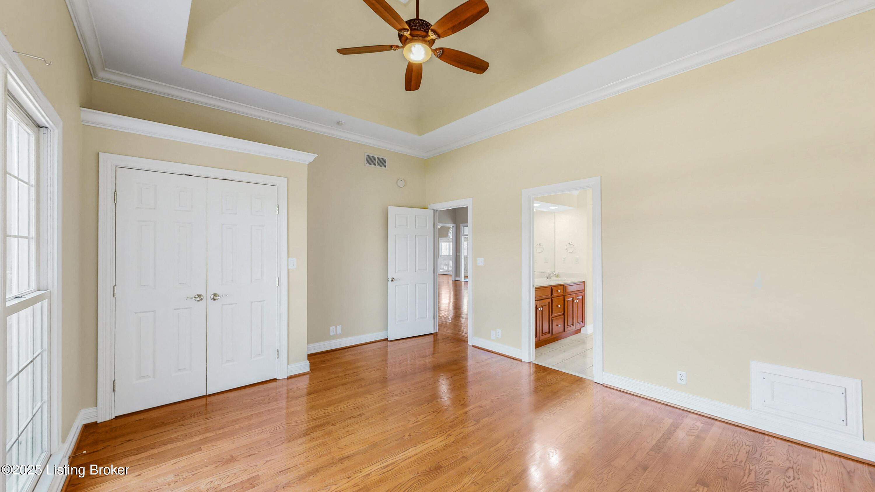 5200 Wolfpen Woods Dr