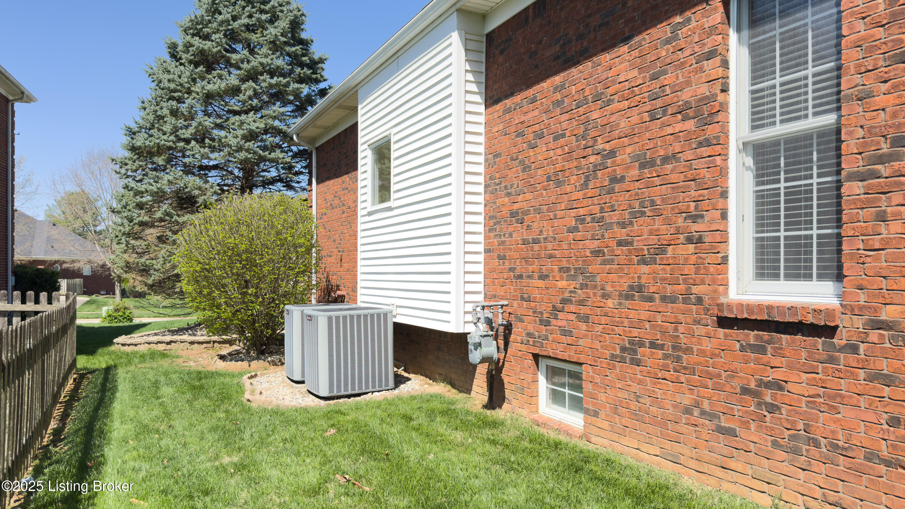 5200 Wolfpen Woods Dr