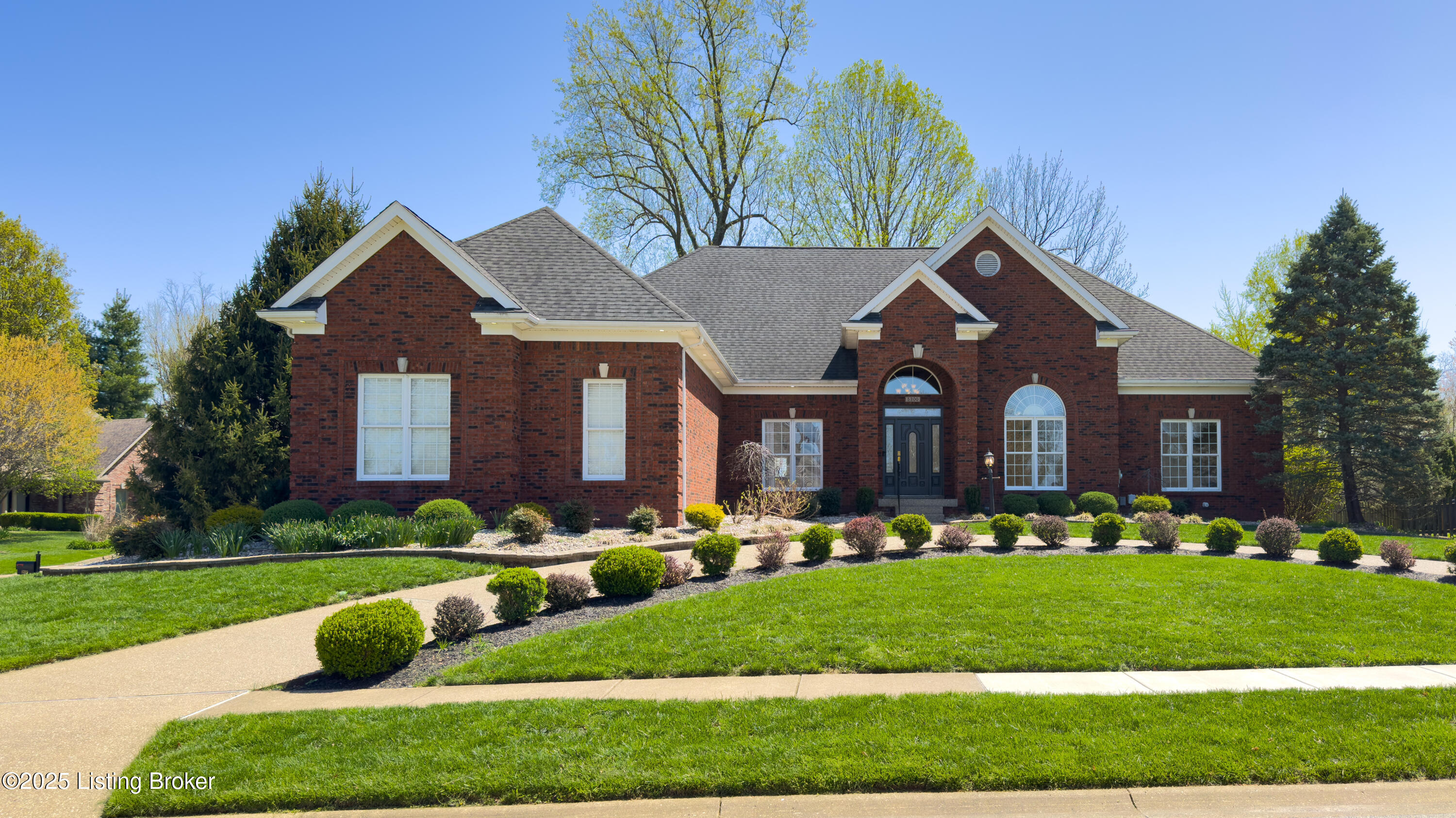 5200 Wolfpen Woods Dr