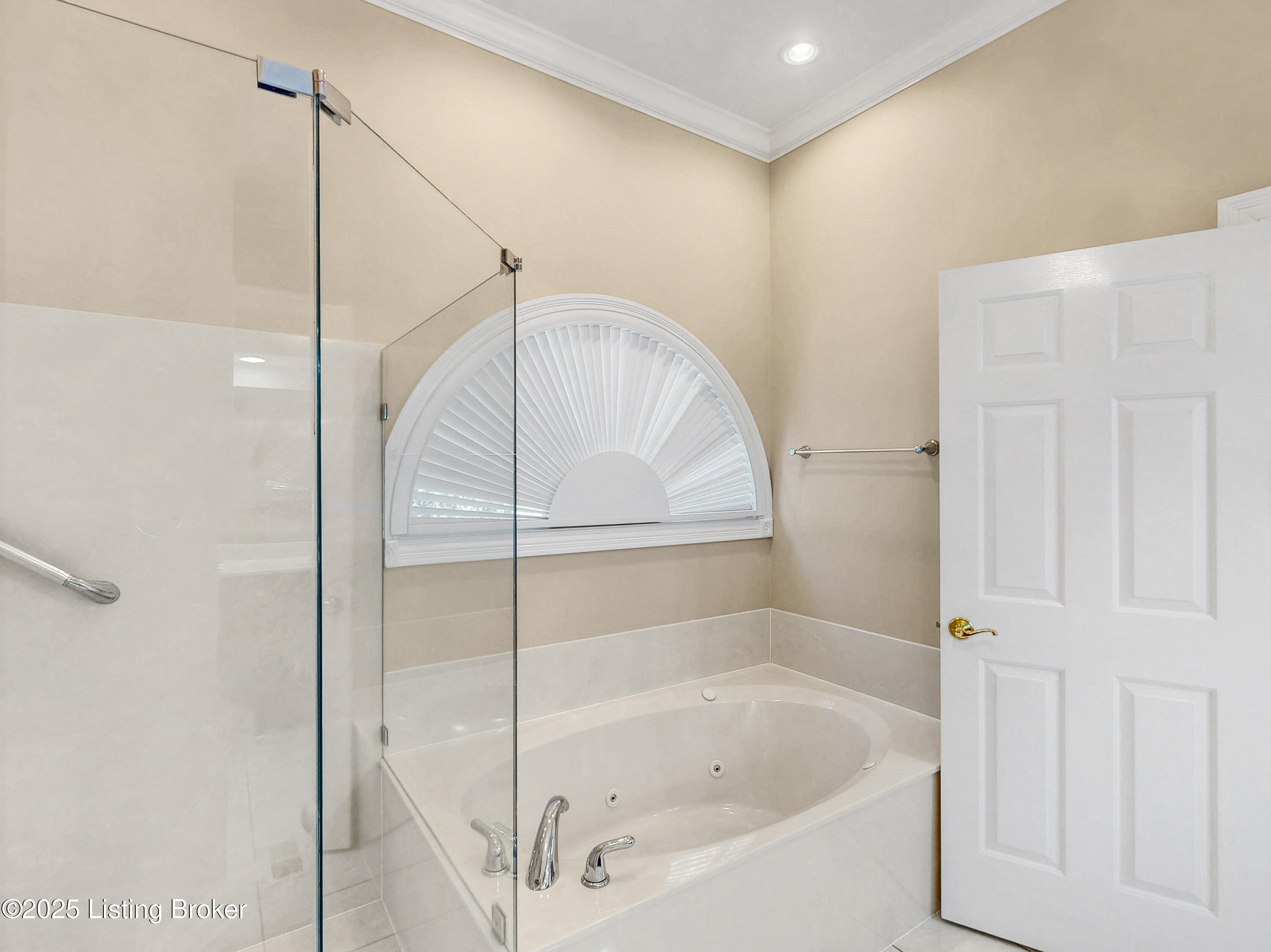 5200 Wolfpen Woods Dr