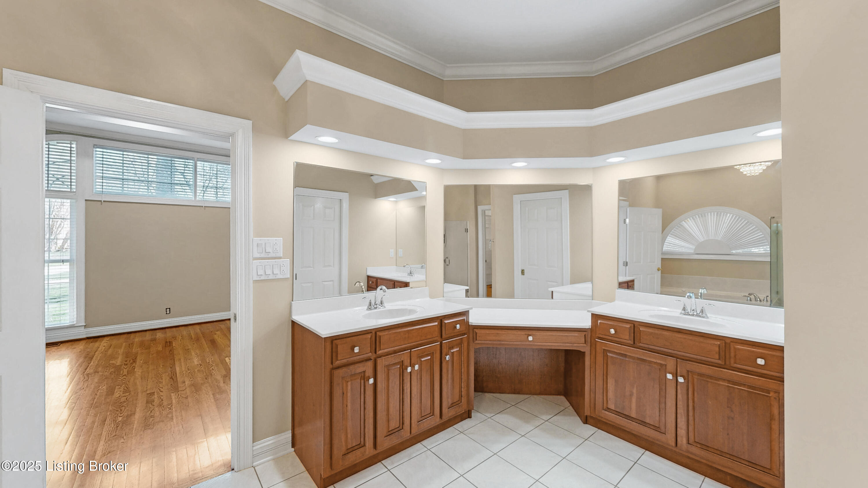 5200 Wolfpen Woods Dr