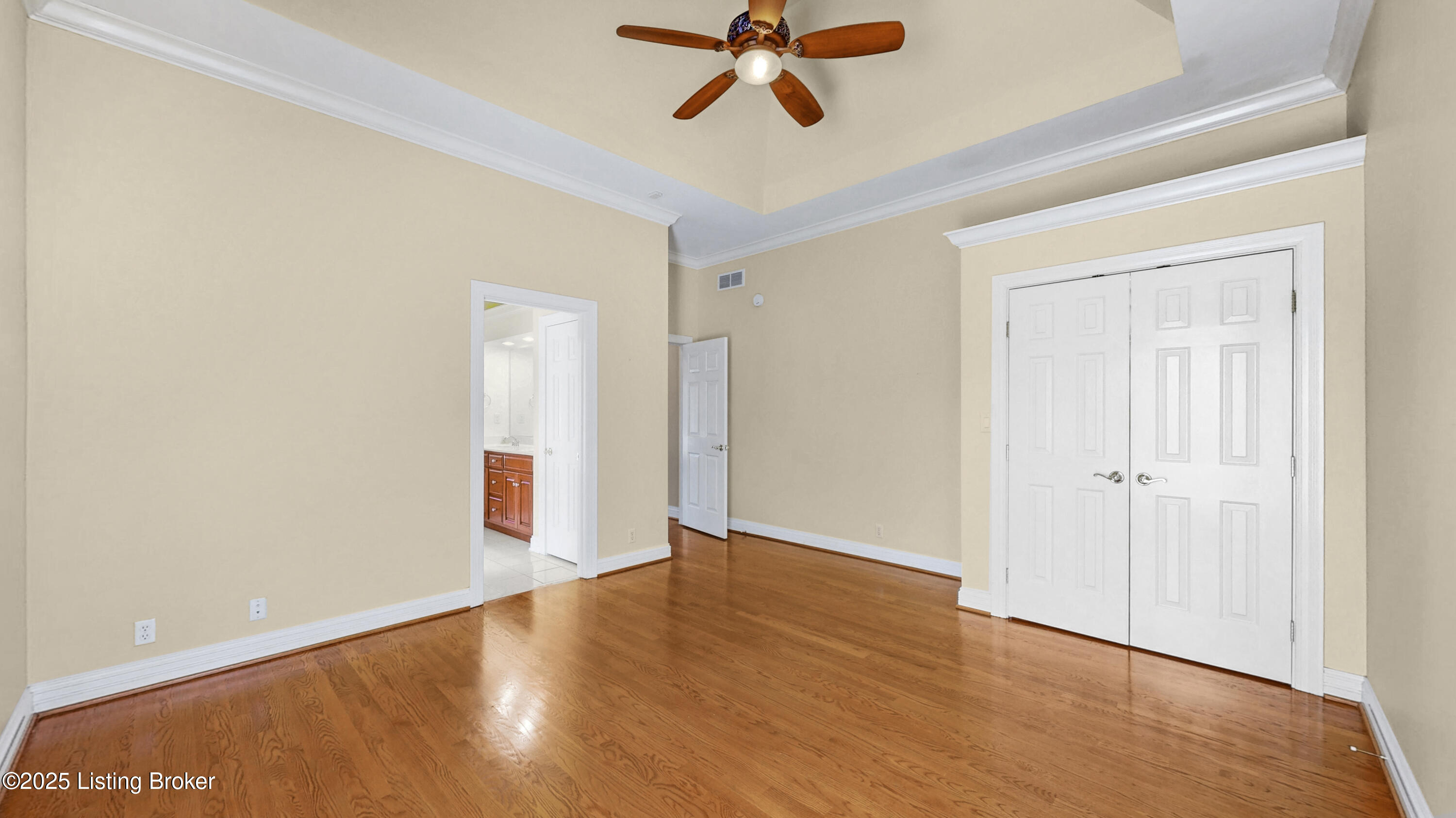 5200 Wolfpen Woods Dr