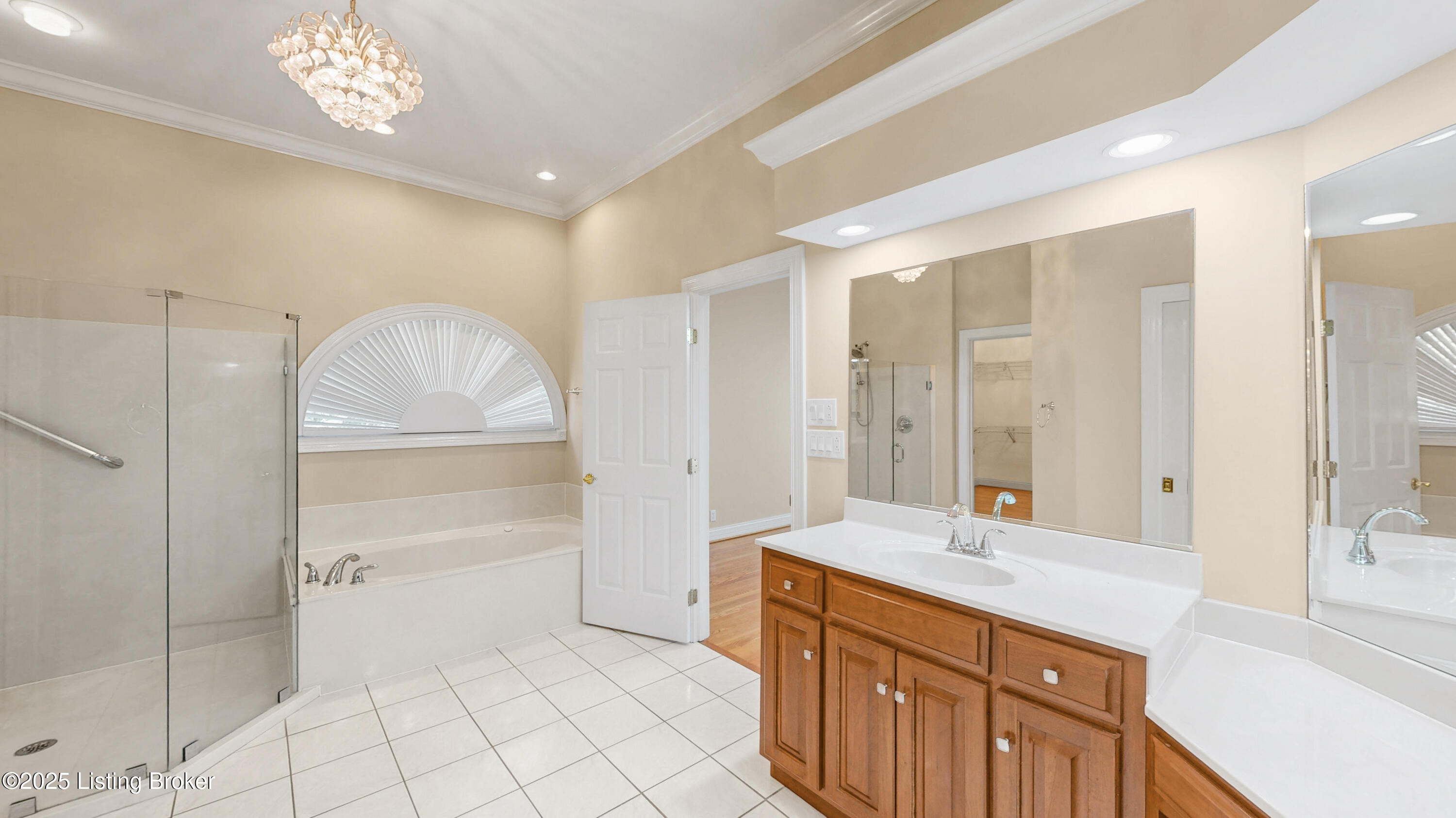 5200 Wolfpen Woods Dr