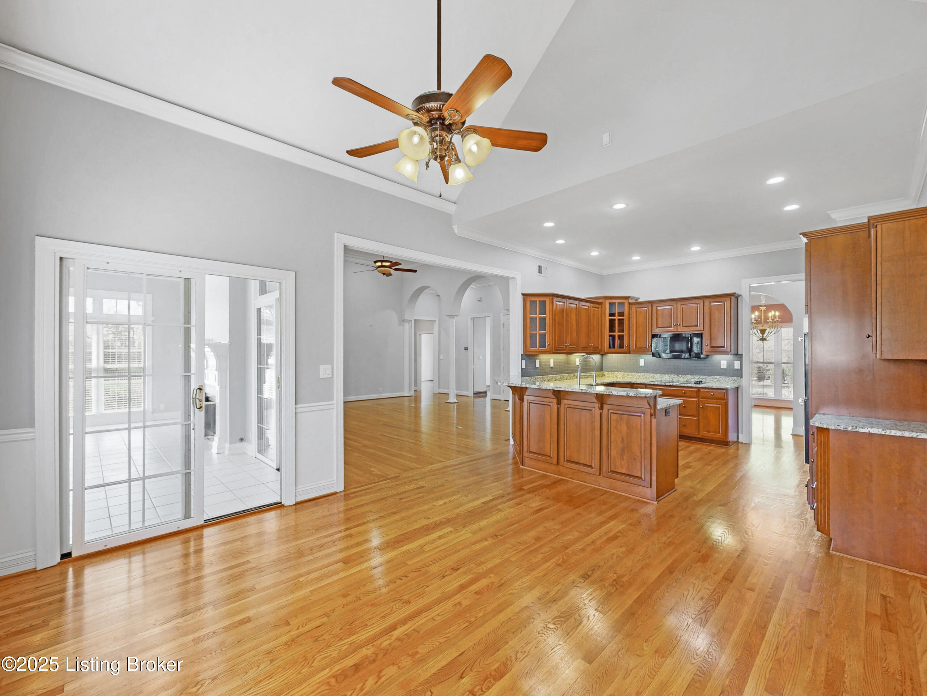 5200 Wolfpen Woods Dr
