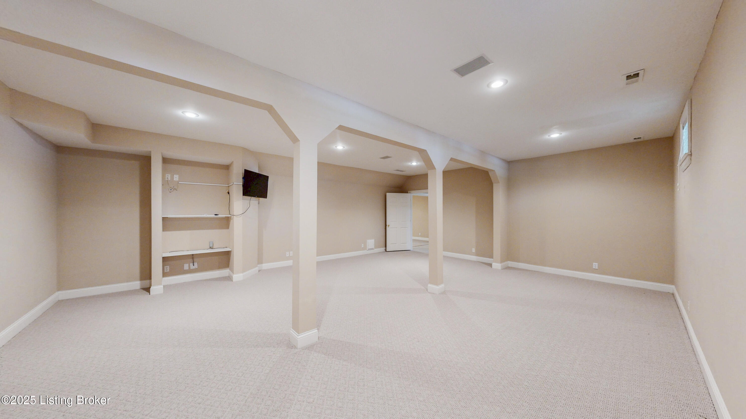 5200 Wolfpen Woods Dr