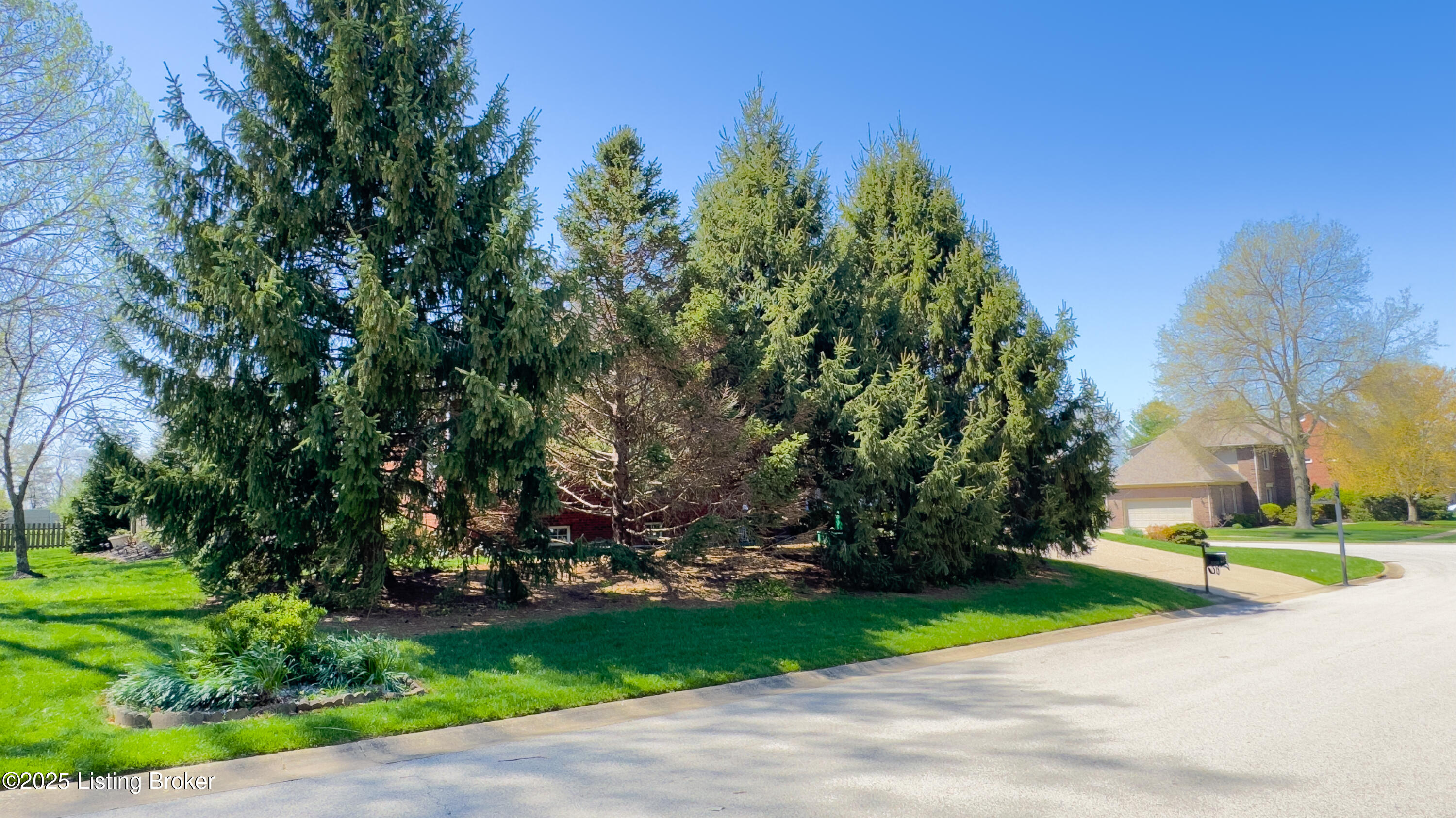 5200 Wolfpen Woods Dr