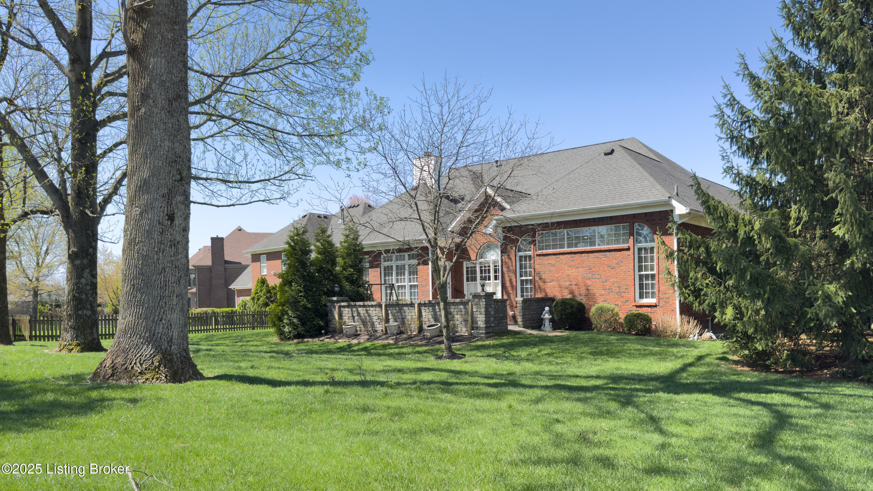 5200 Wolfpen Woods Dr