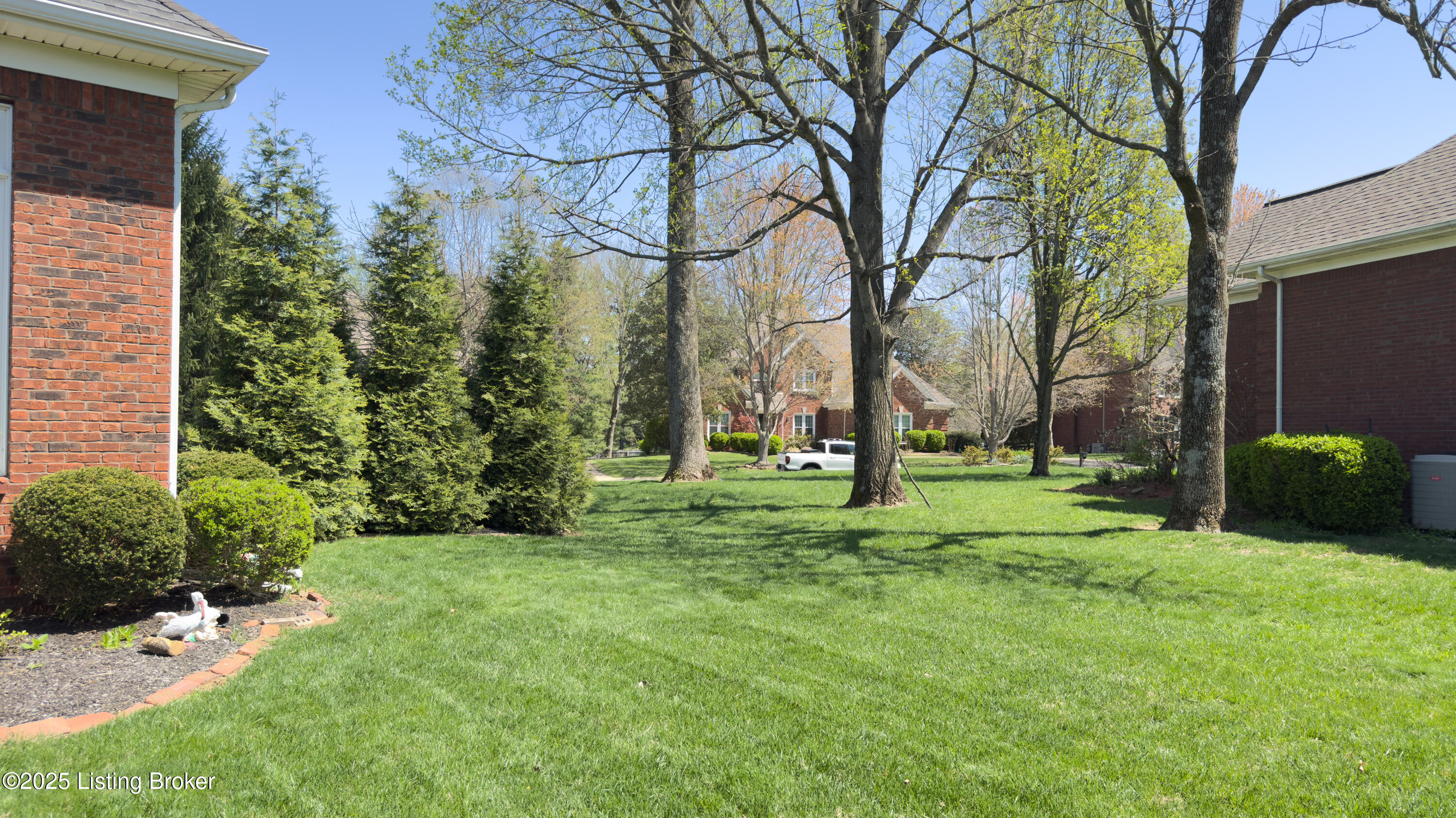 5200 Wolfpen Woods Dr