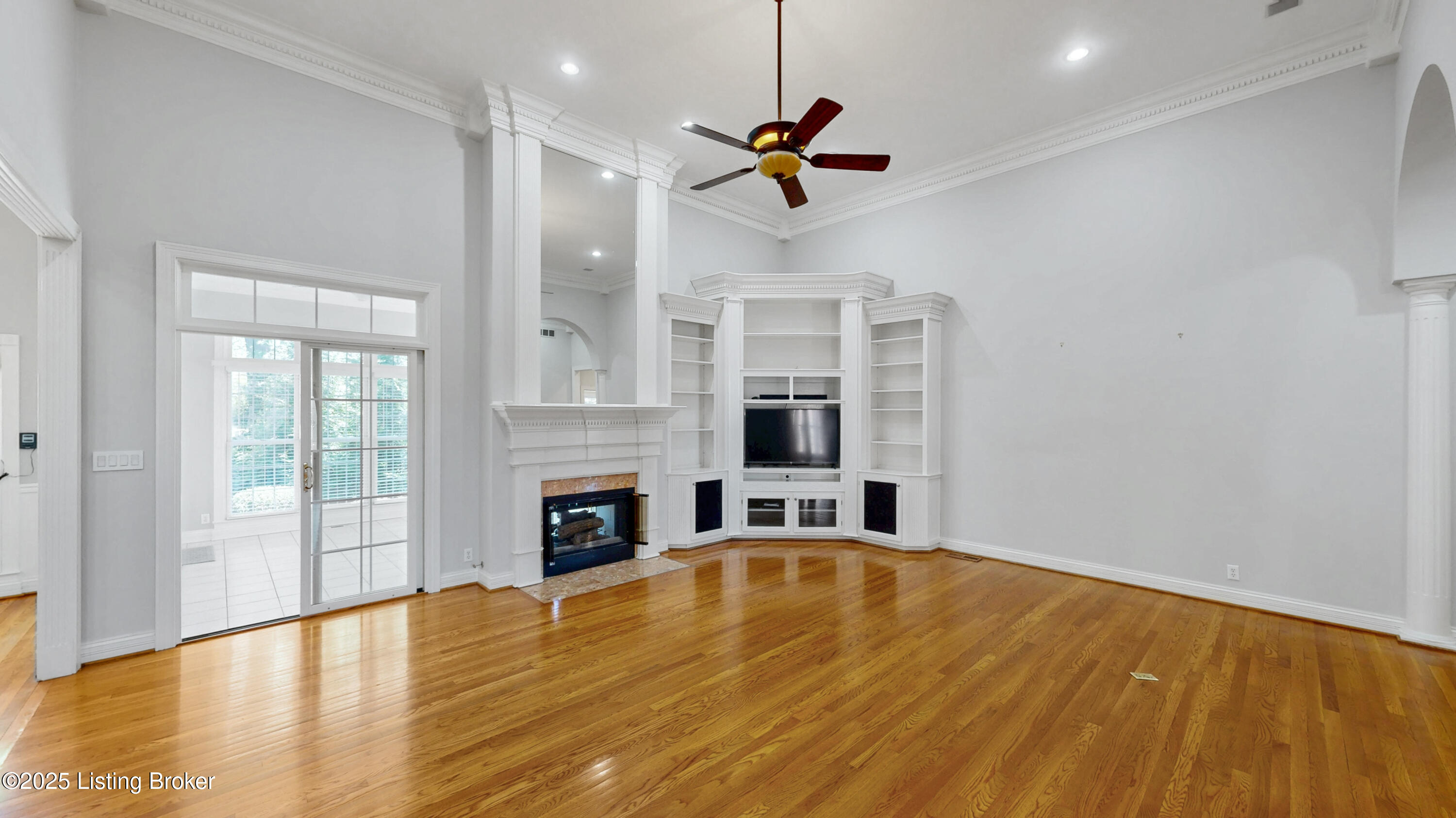 5200 Wolfpen Woods Dr