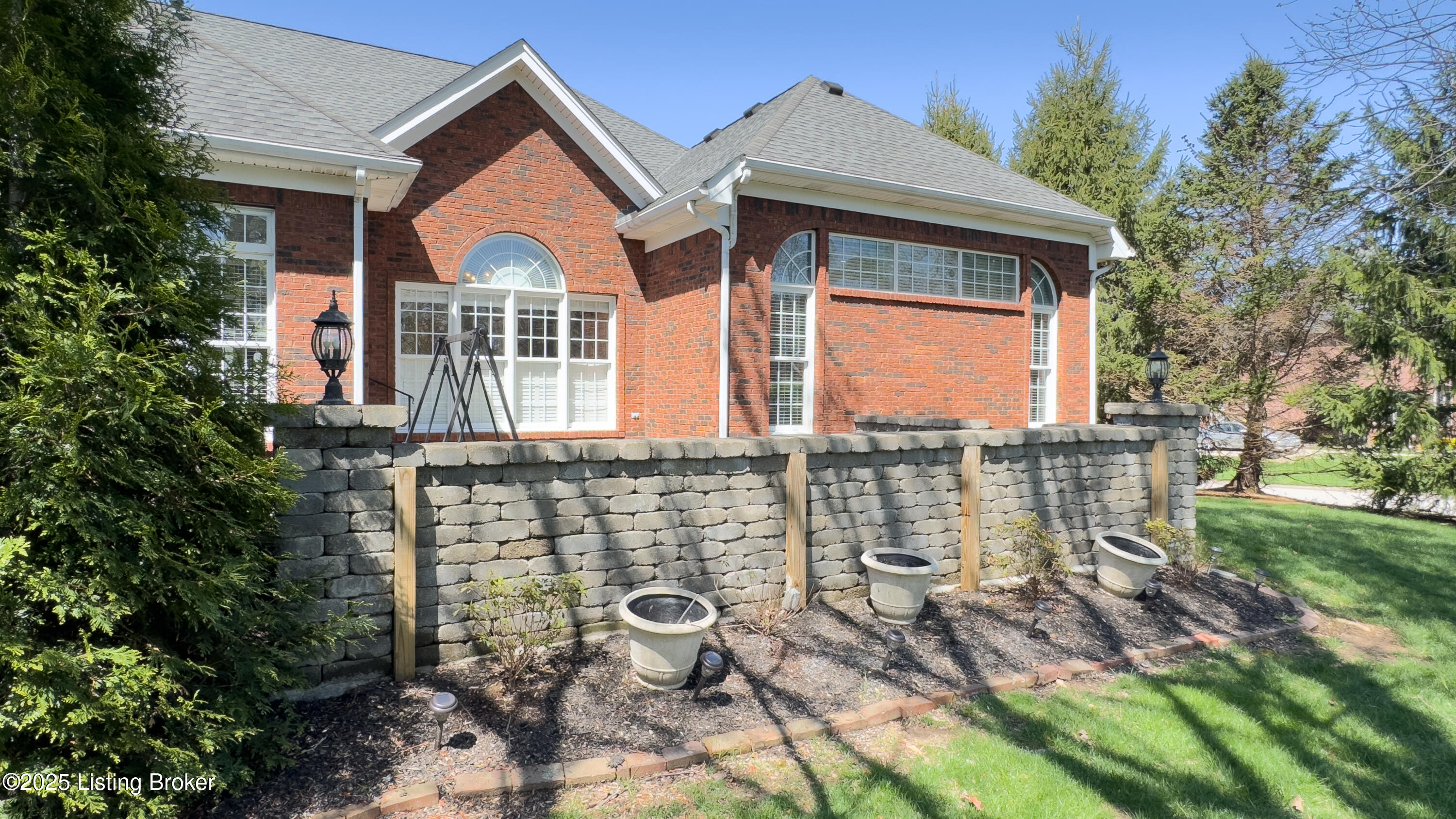 5200 Wolfpen Woods Dr