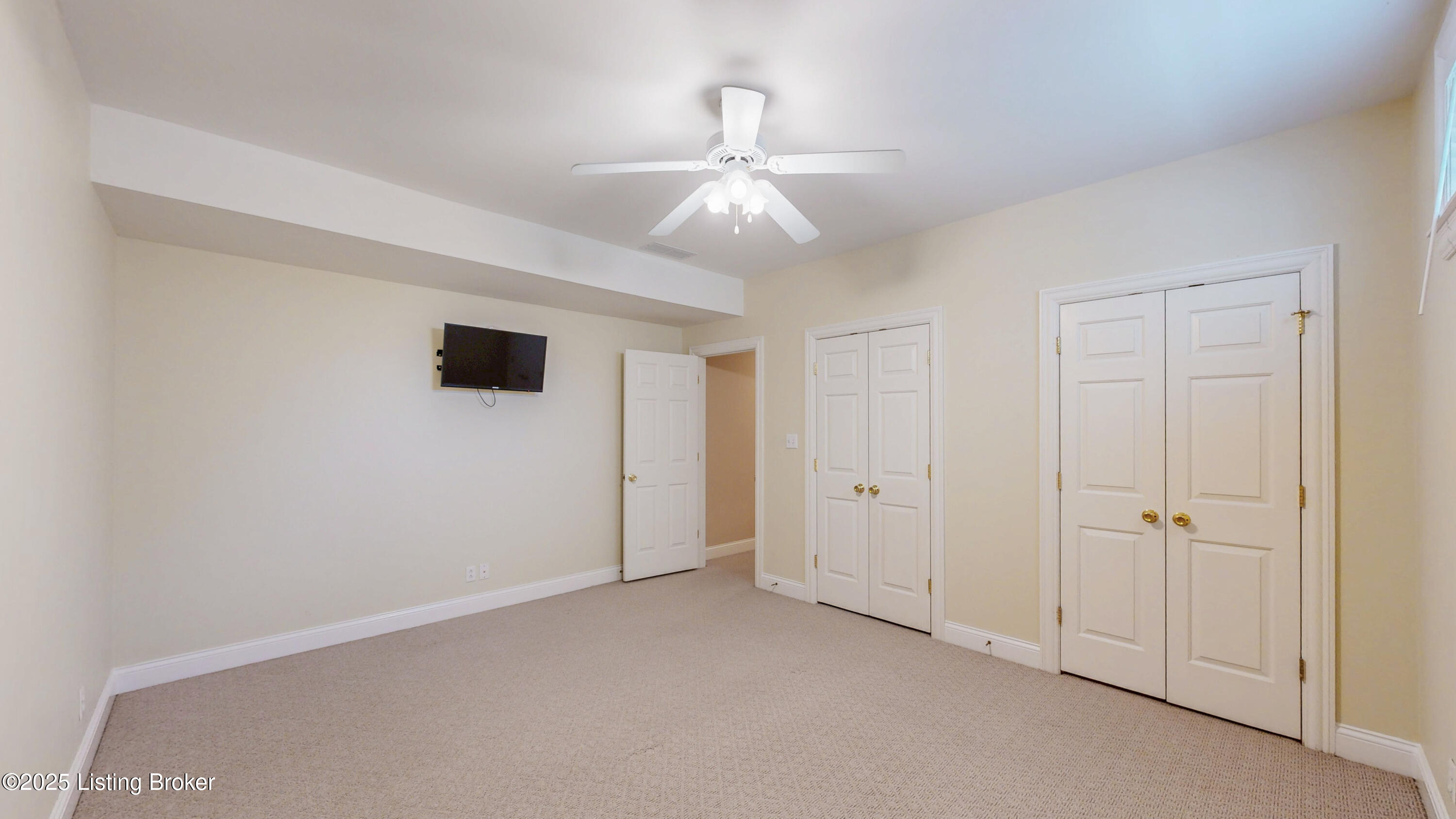 5200 Wolfpen Woods Dr