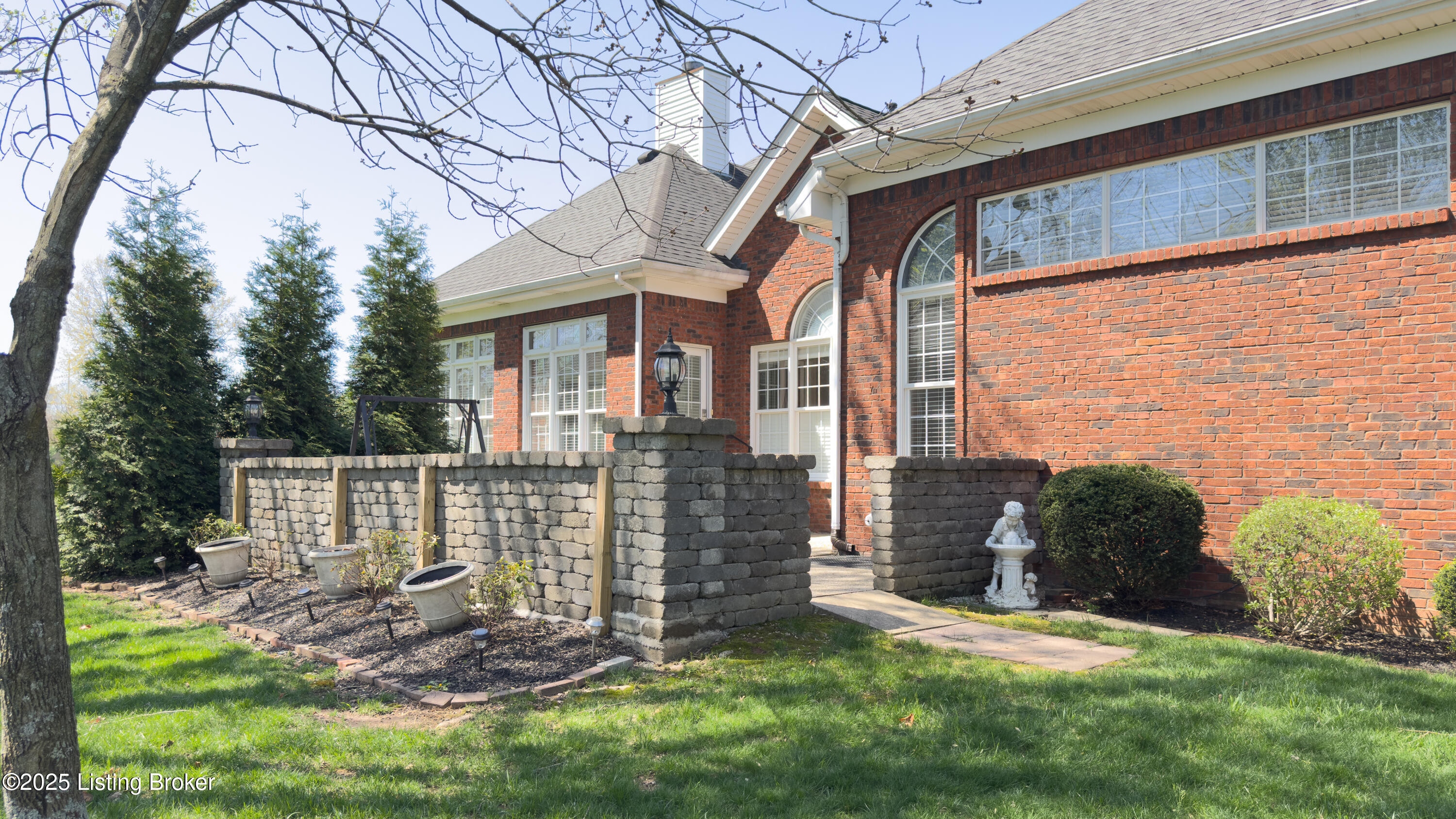 5200 Wolfpen Woods Dr