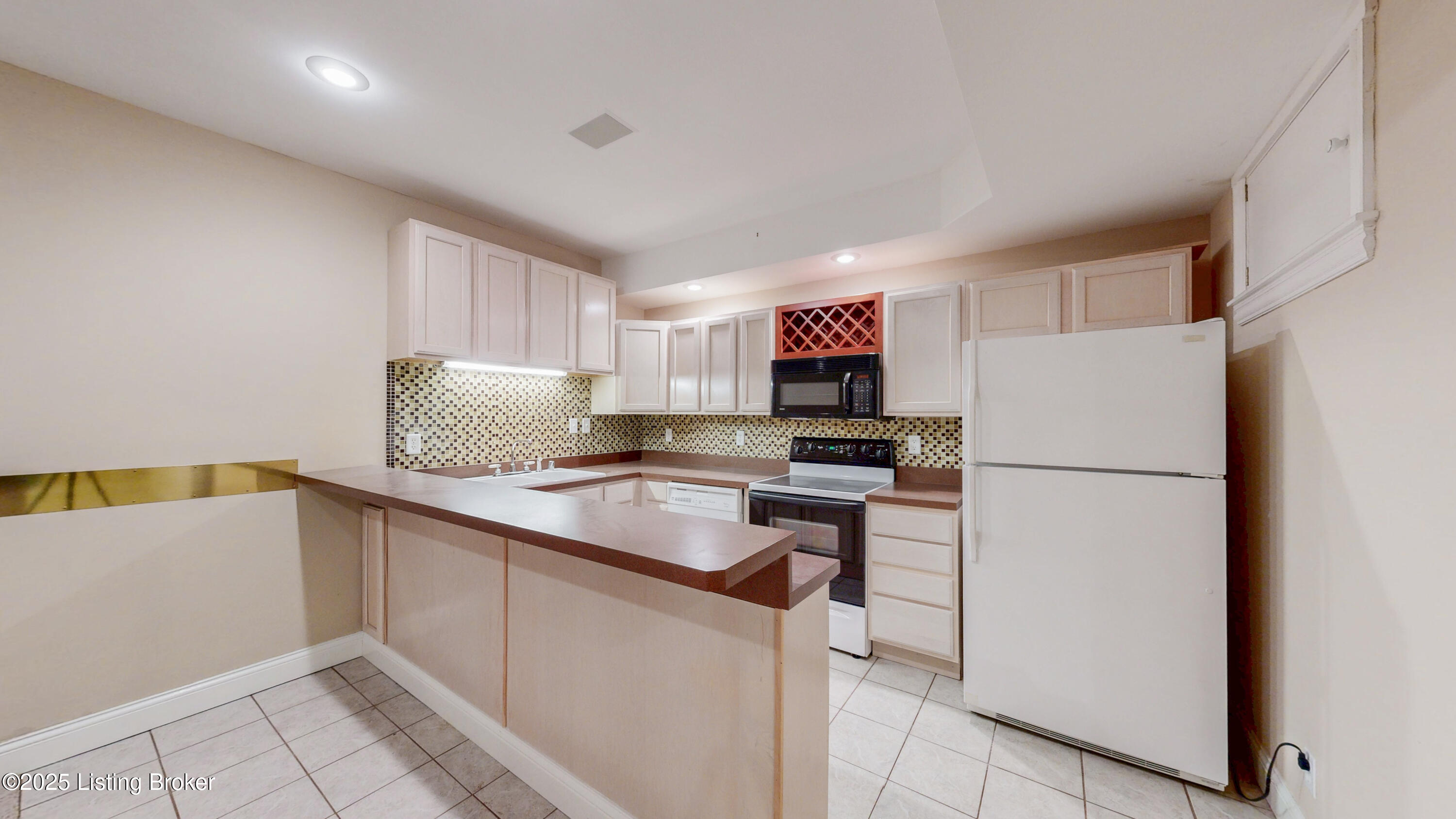 5200 Wolfpen Woods Dr