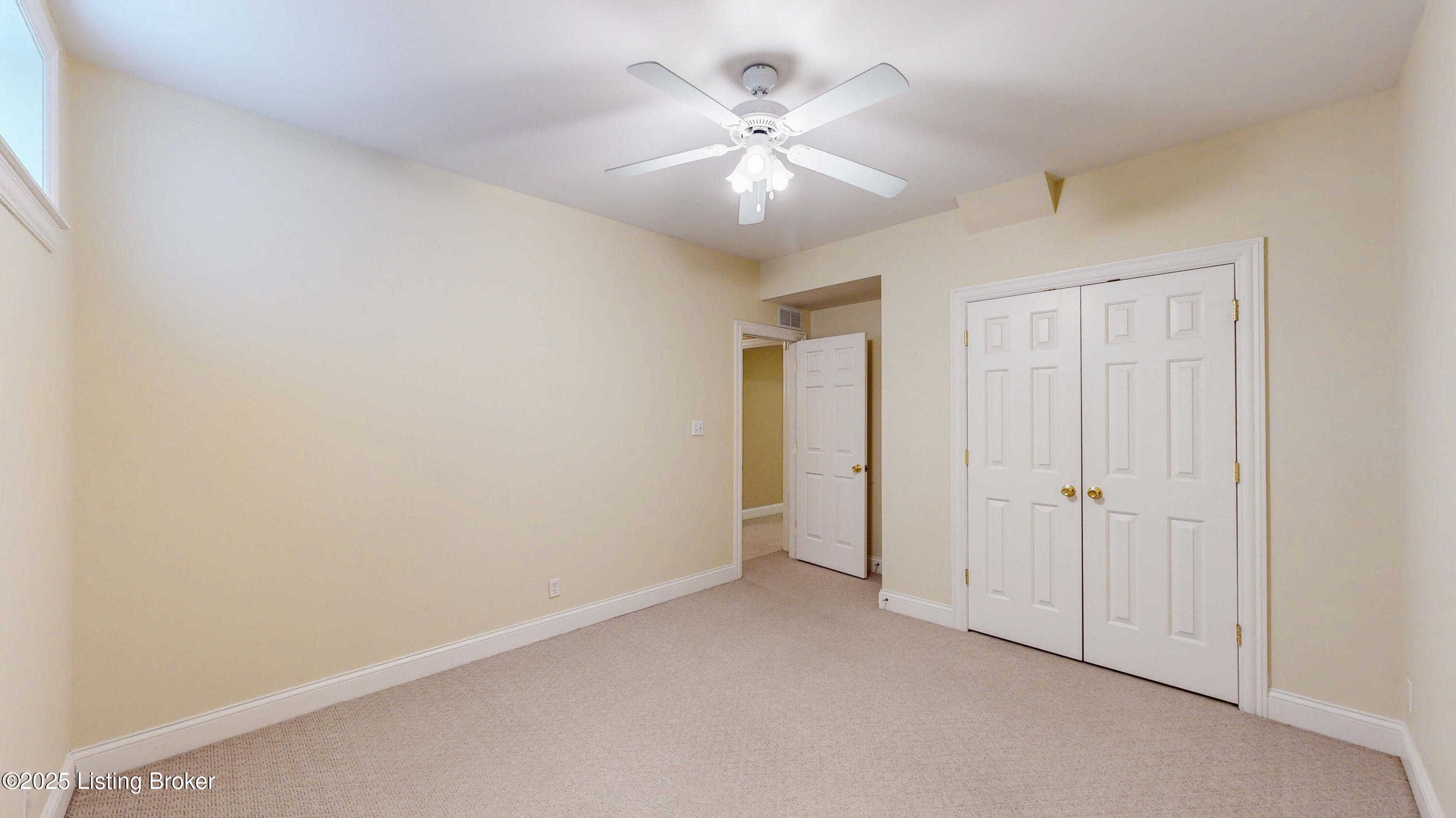 5200 Wolfpen Woods Dr