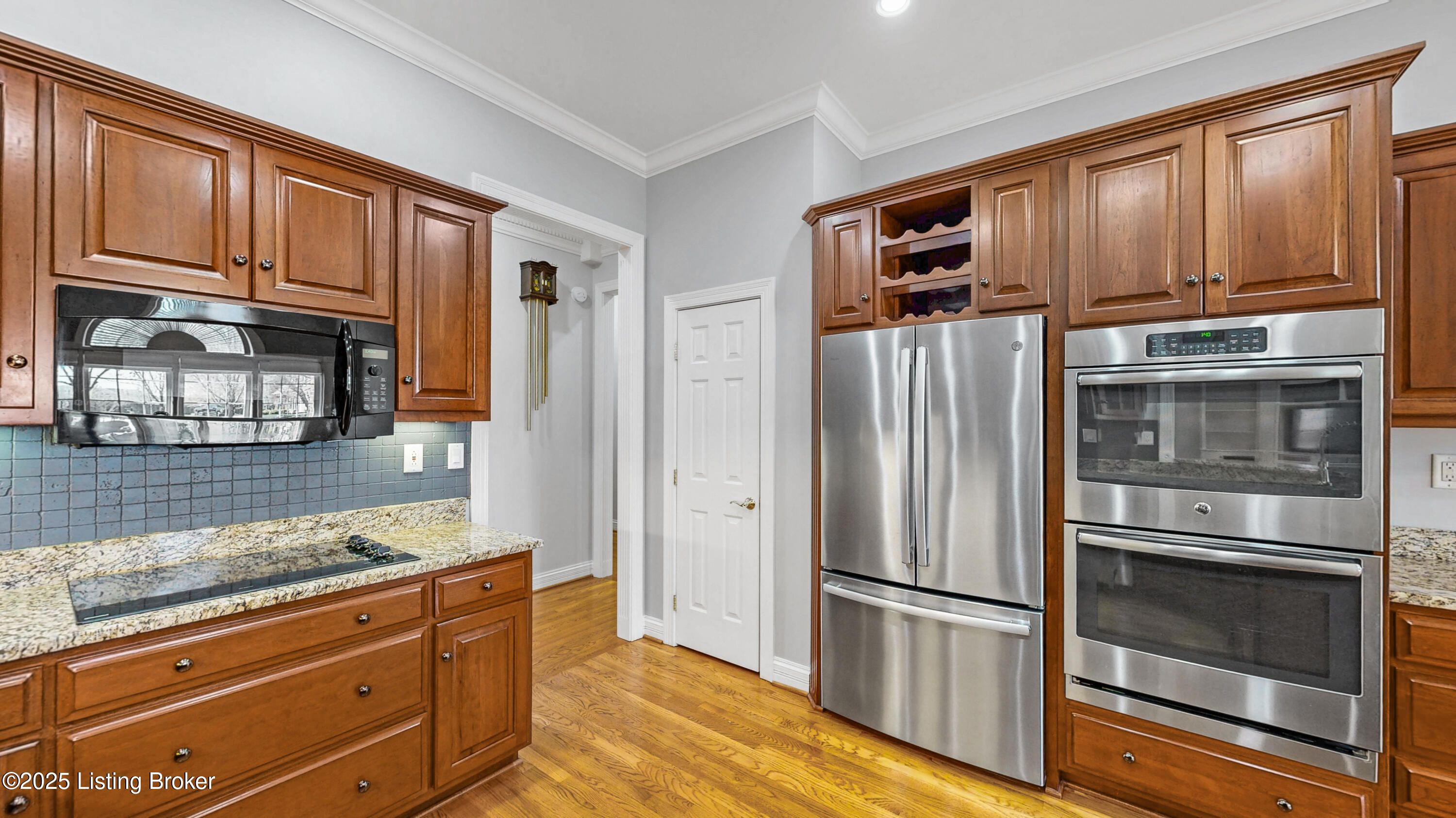 5200 Wolfpen Woods Dr