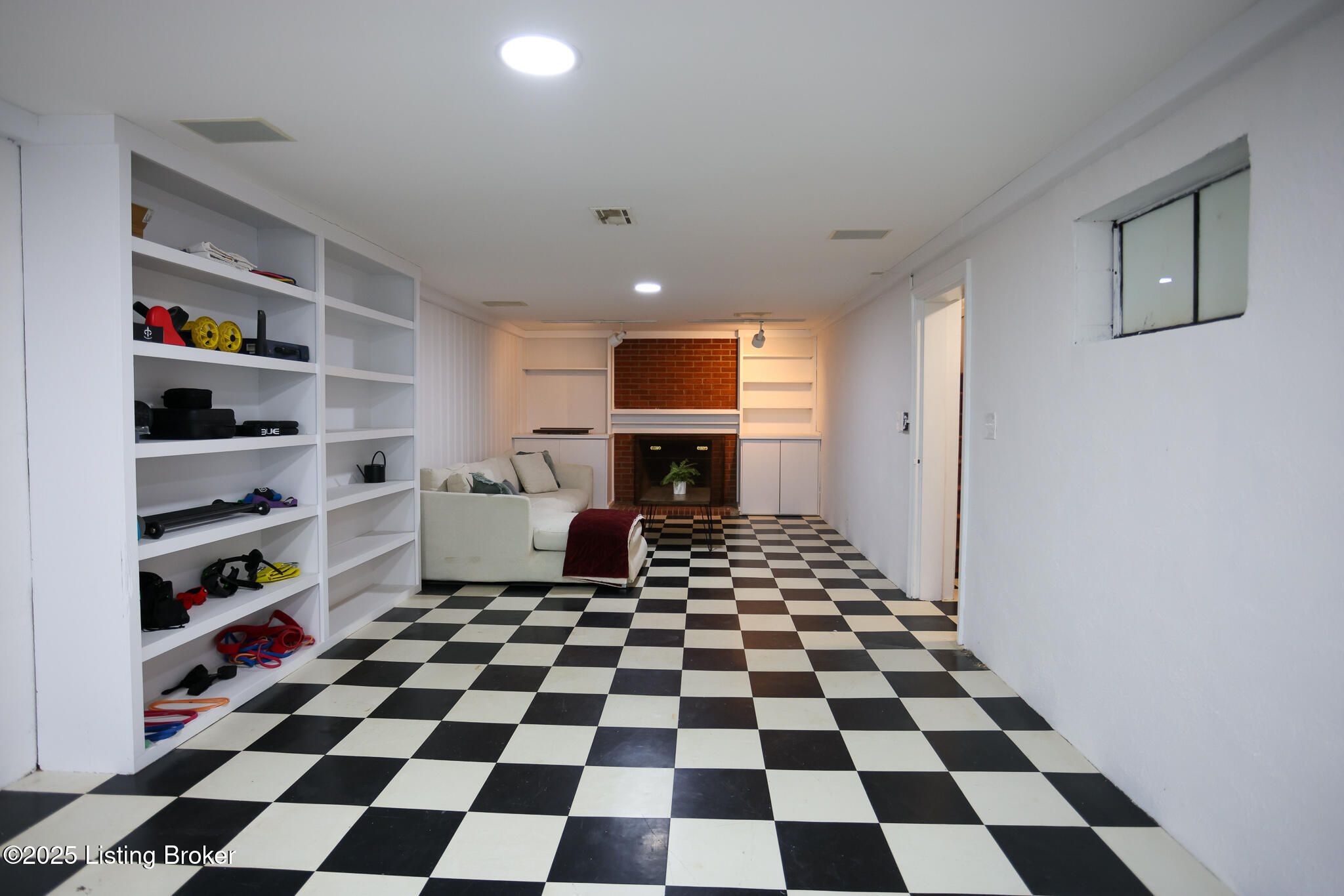 2916 Edmonia Ave