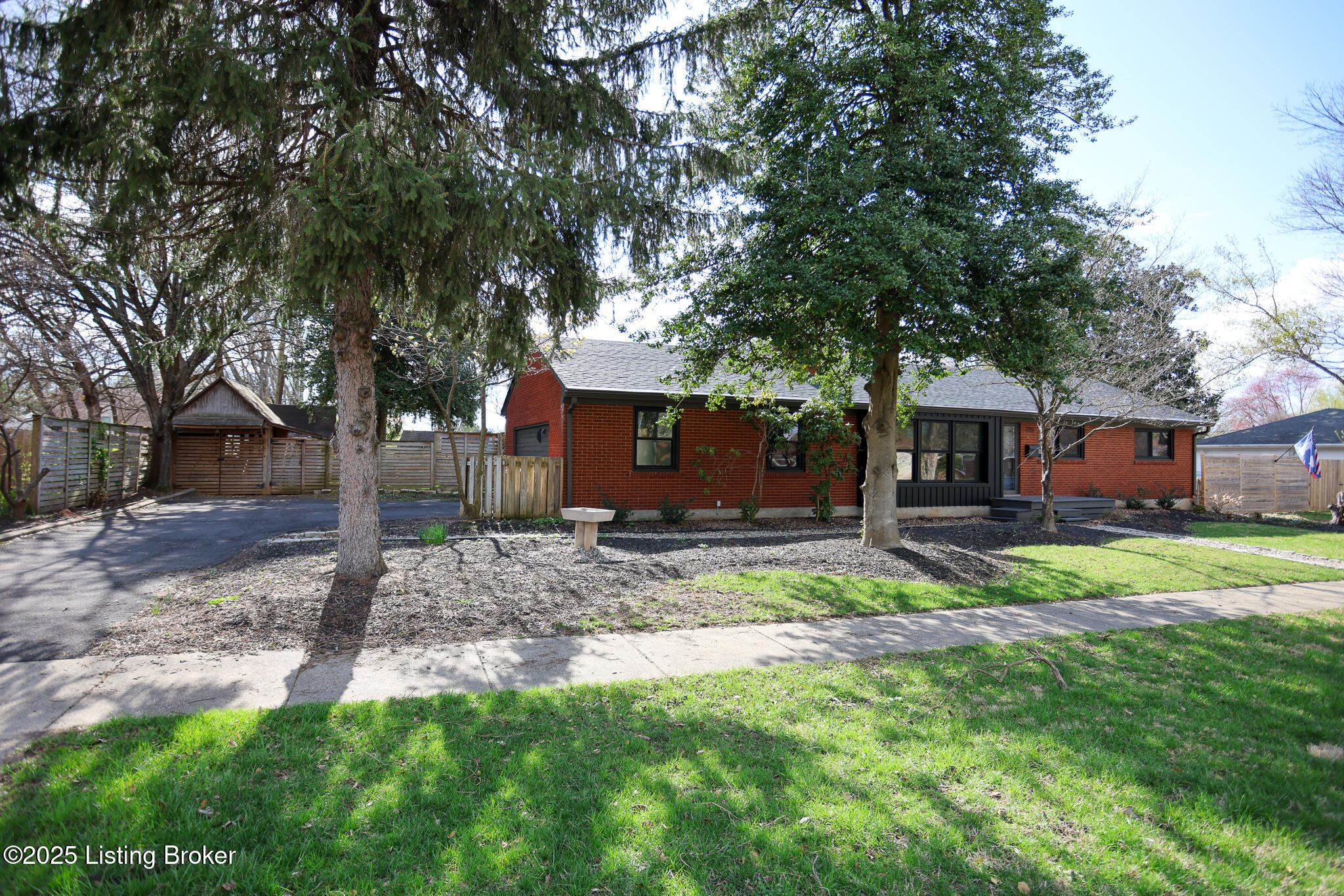 2916 Edmonia Ave