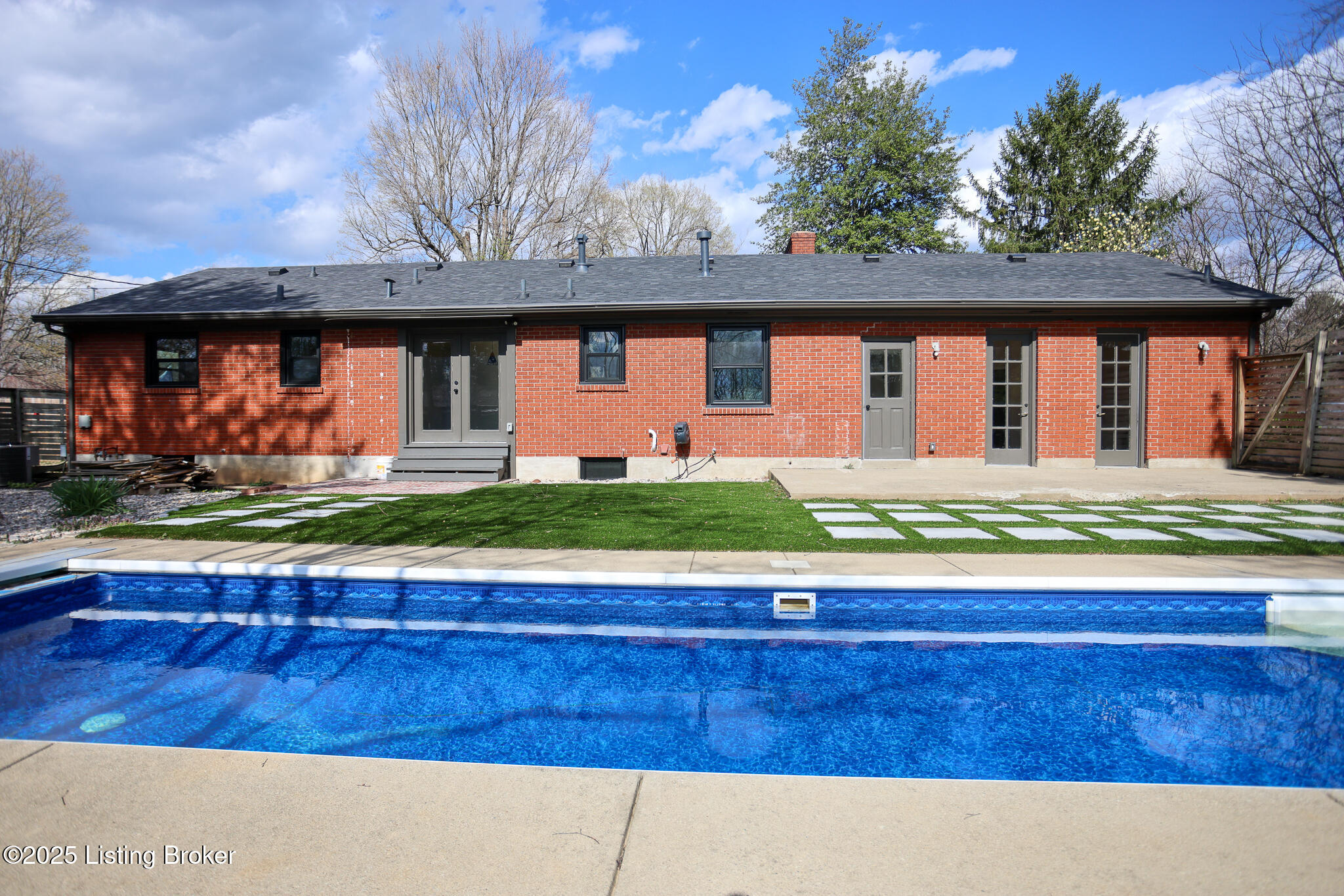2916 Edmonia Ave