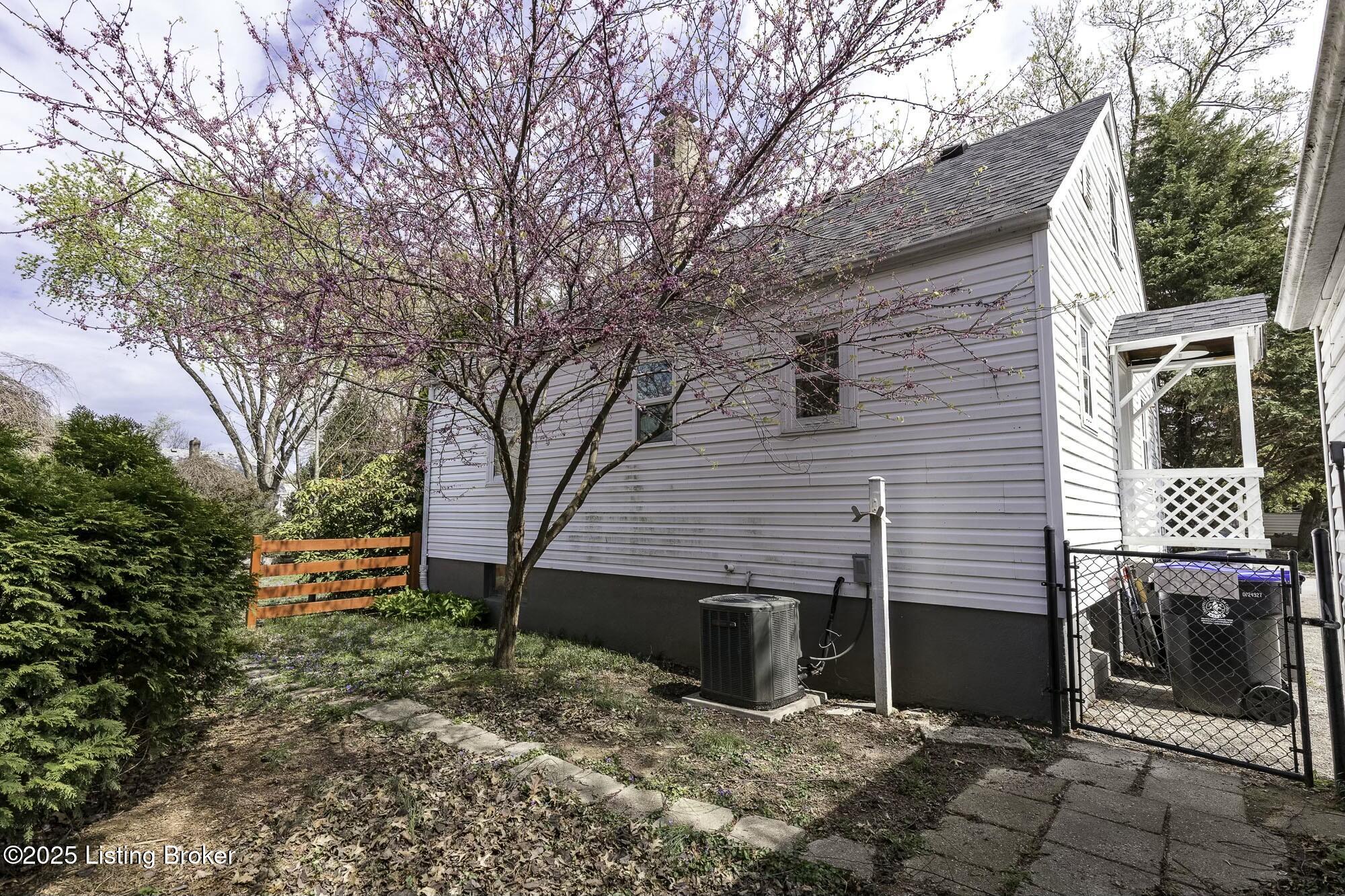 2608 Parklawn Dr