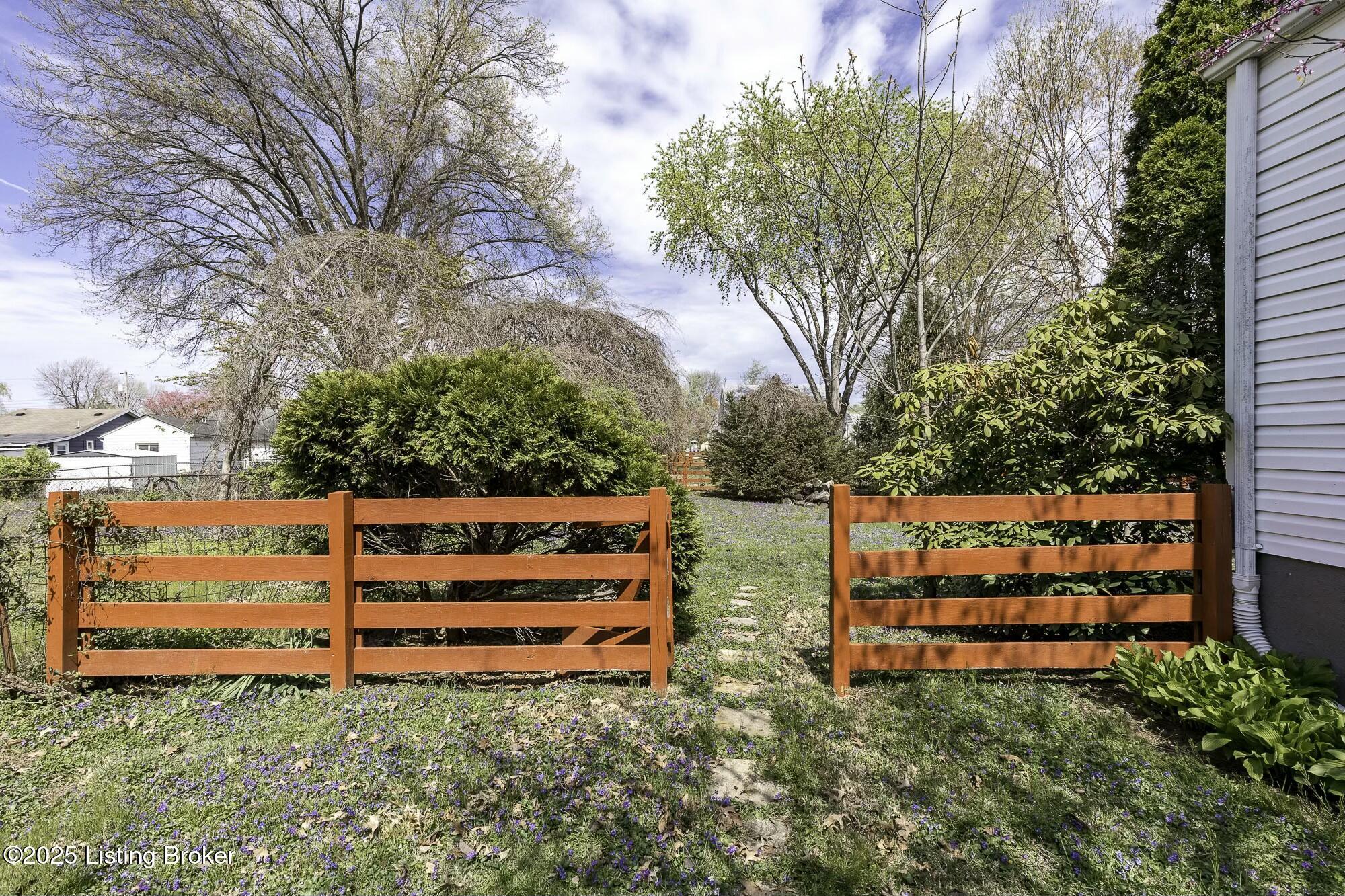 2608 Parklawn Dr