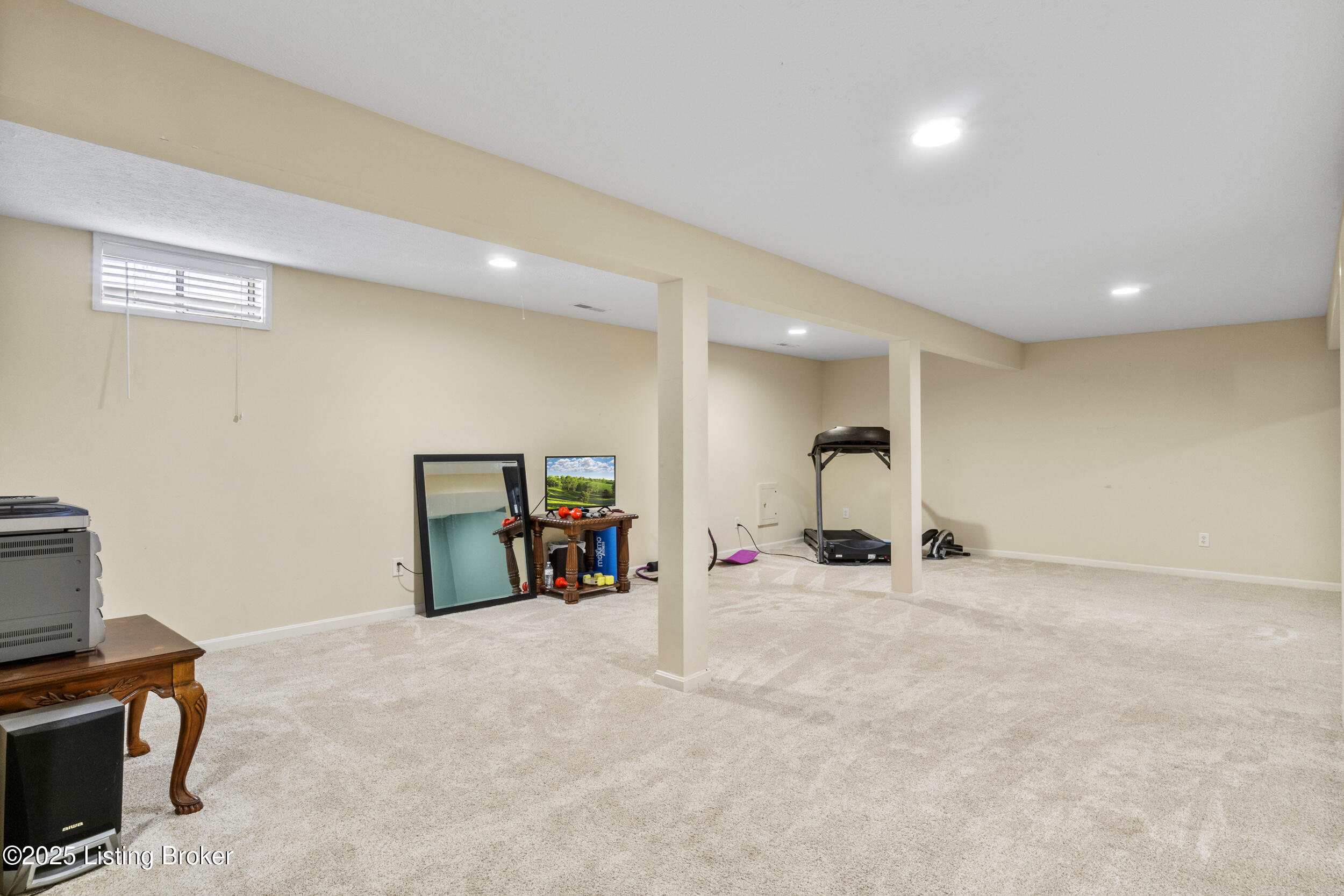 7405 Apple Mill Dr
