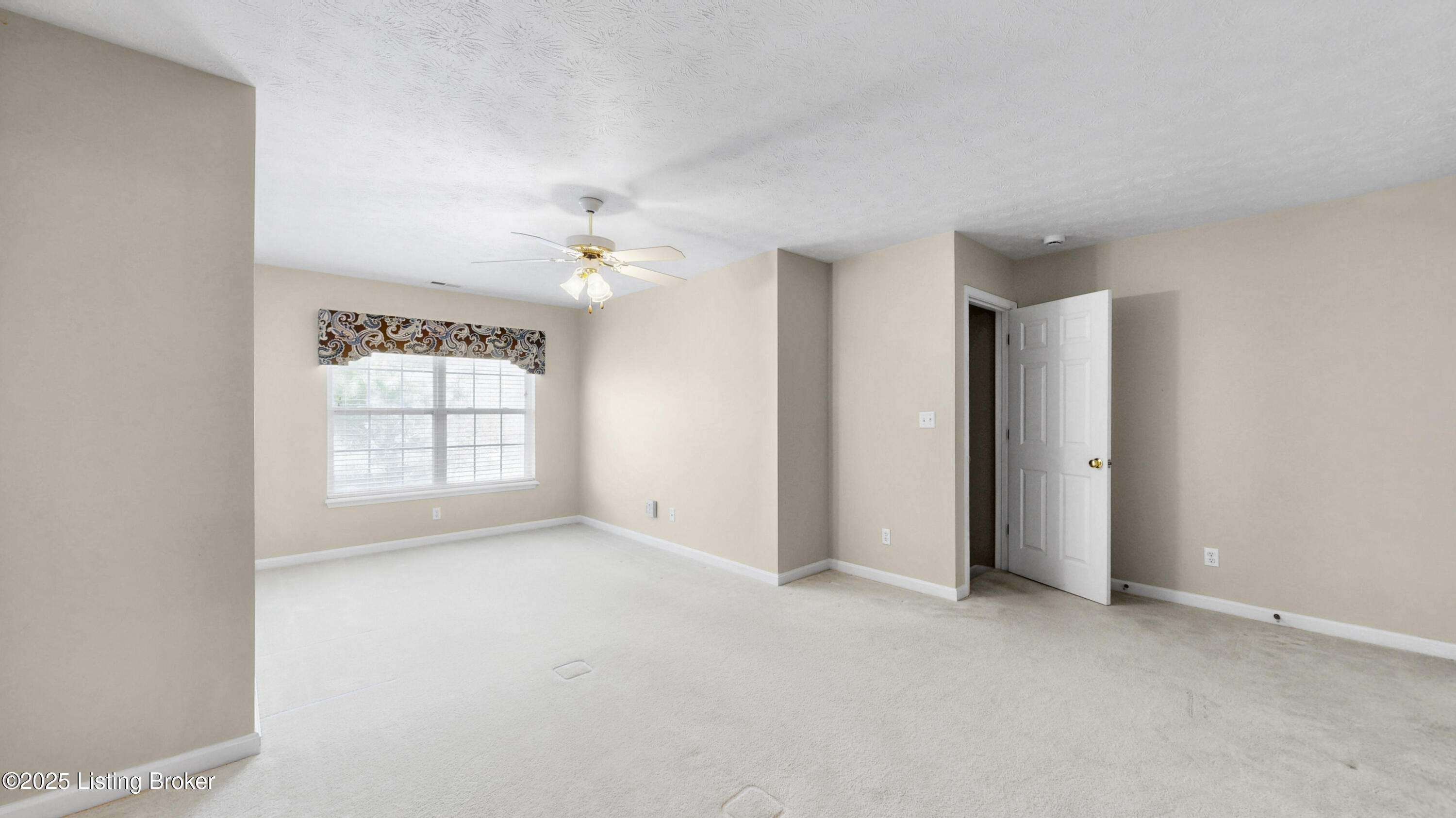 10246 Pine Glen Cir
