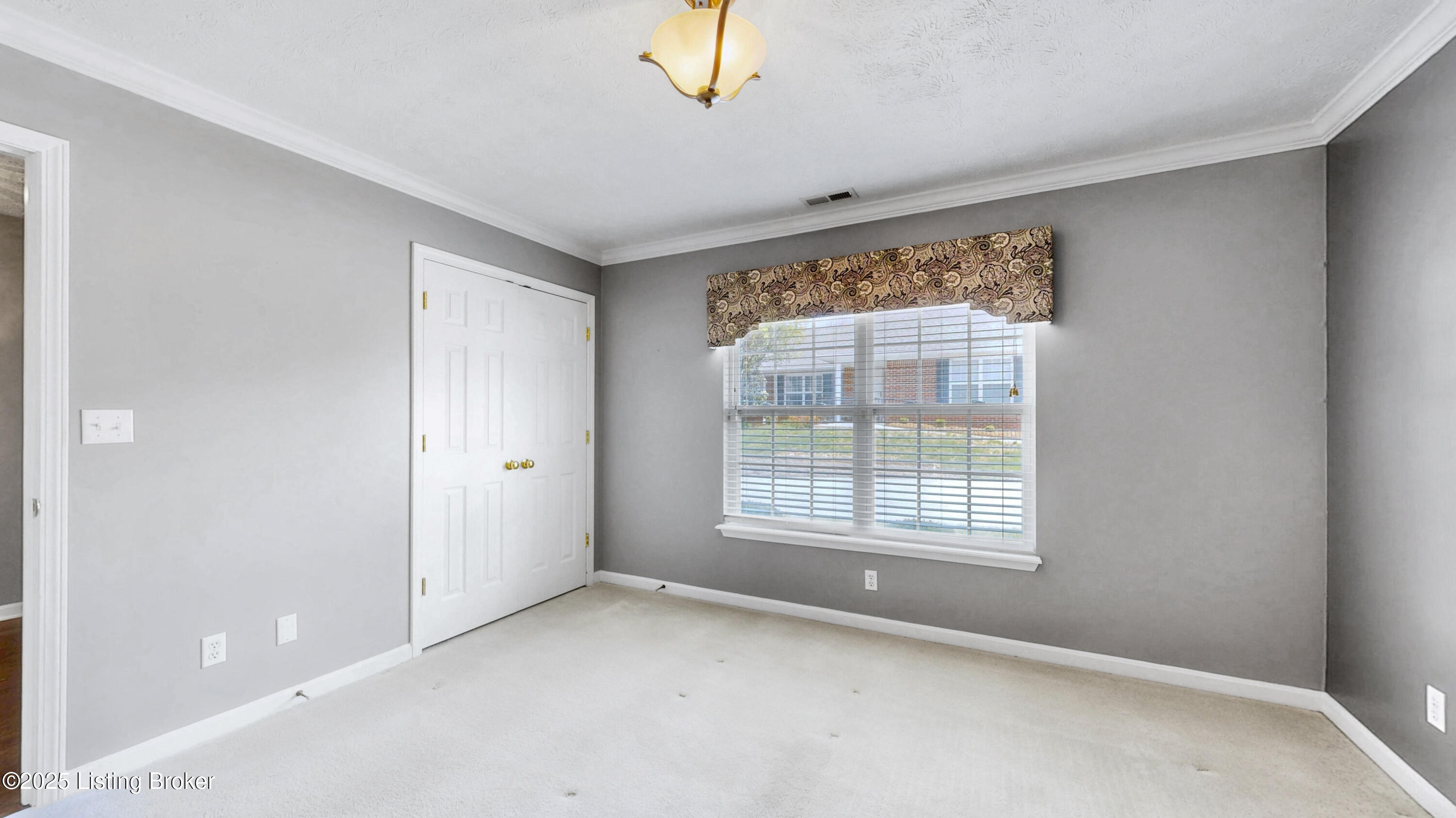 10246 Pine Glen Cir