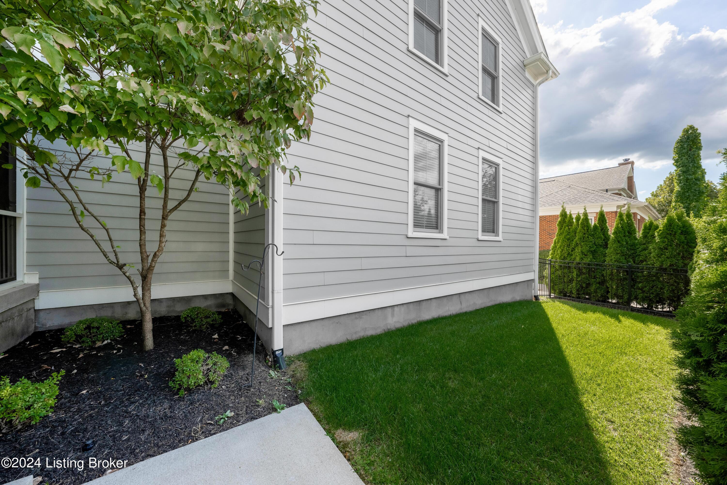 6405 Mistflower Cir