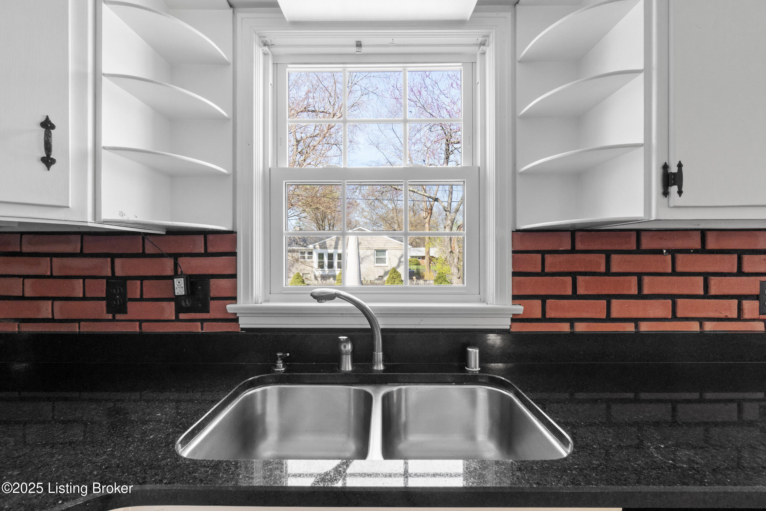 218 Brunswick Rd