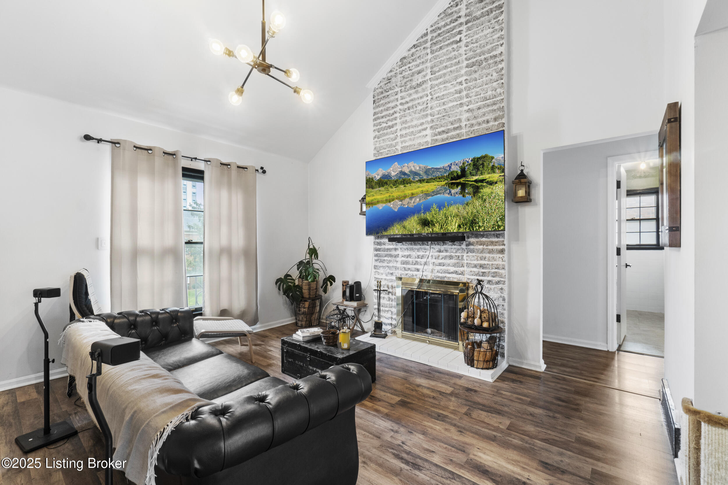 1934 Goldsmith Ln 5